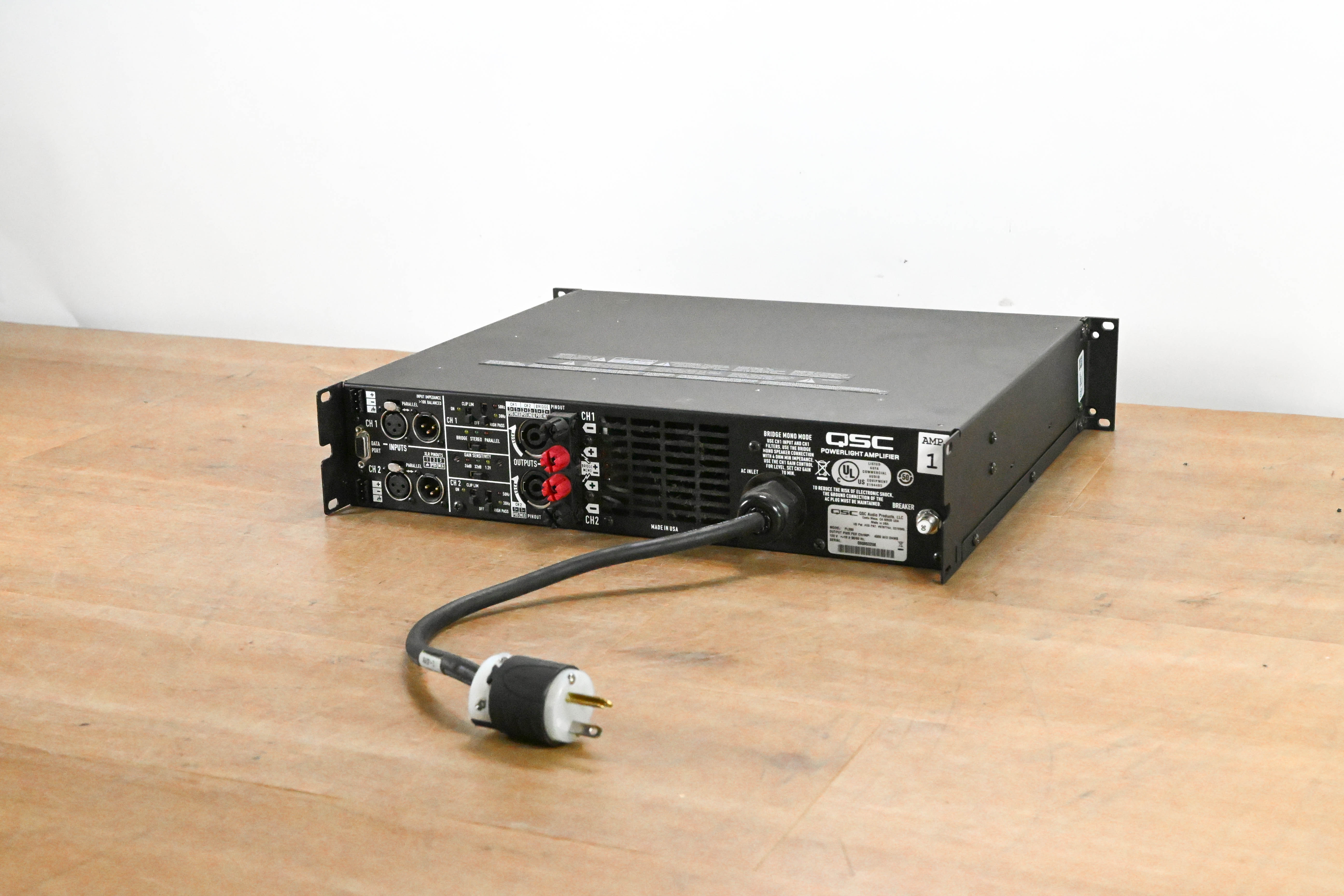 QSC PL380 Powerlight 3 Series 2-Channel Power Amplifier