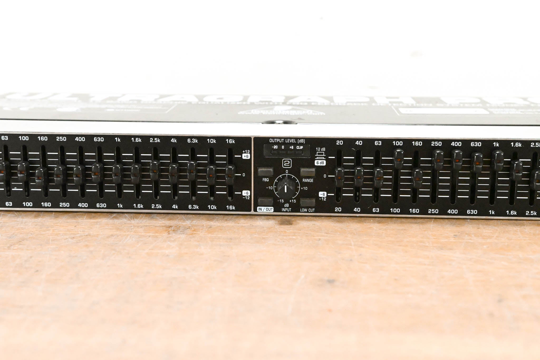 Behringer ULTRAGRAPH PRO FBQ1502 15-Band Stereo Graphic Equalizer