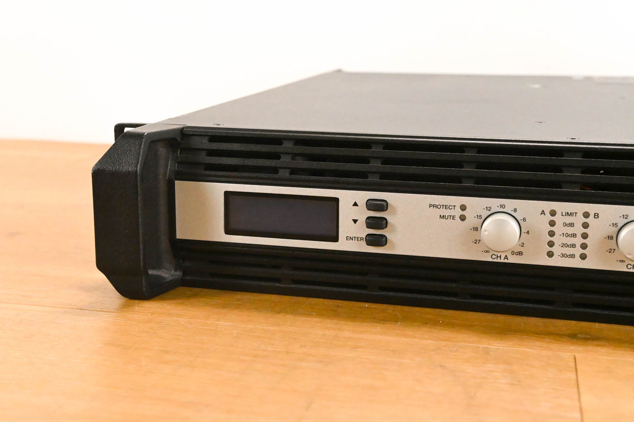 Electro-Voice (EV) TG-5 120V 2-Channel Tour Grade Power Amplifier
