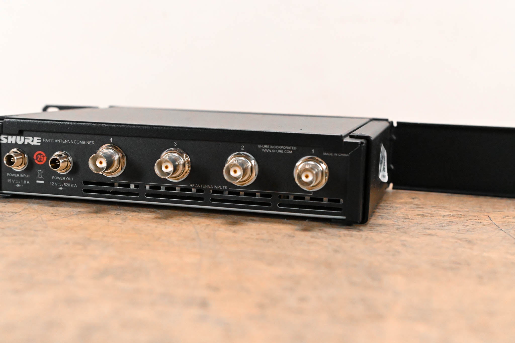 Shure PA411 Antenna Combiner for PSM 300 Series Wireless NO POWER SUPPLY