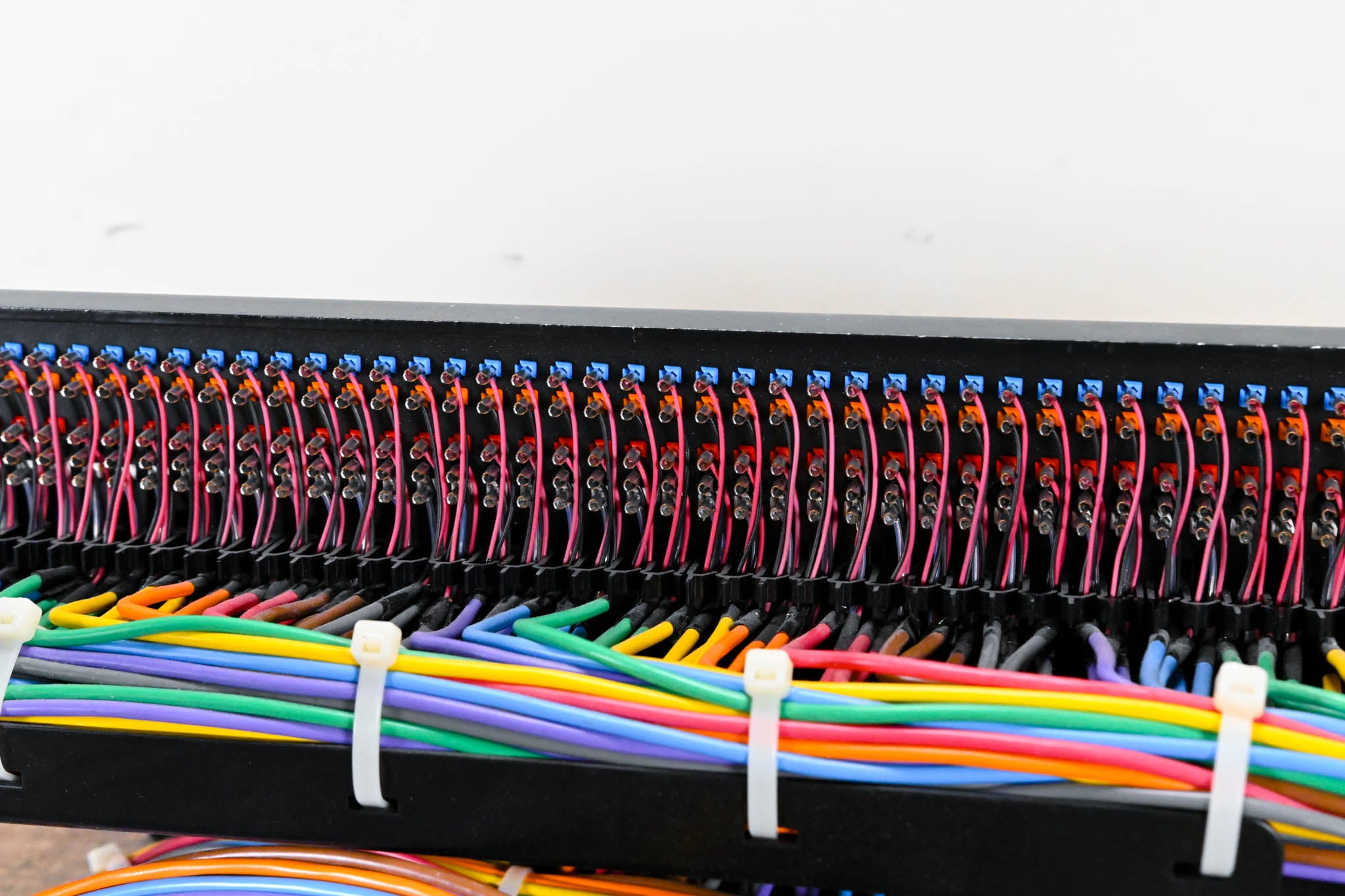 ADC BJF203-4MKII 48-Point Patch Bay with QCP Patch Panel