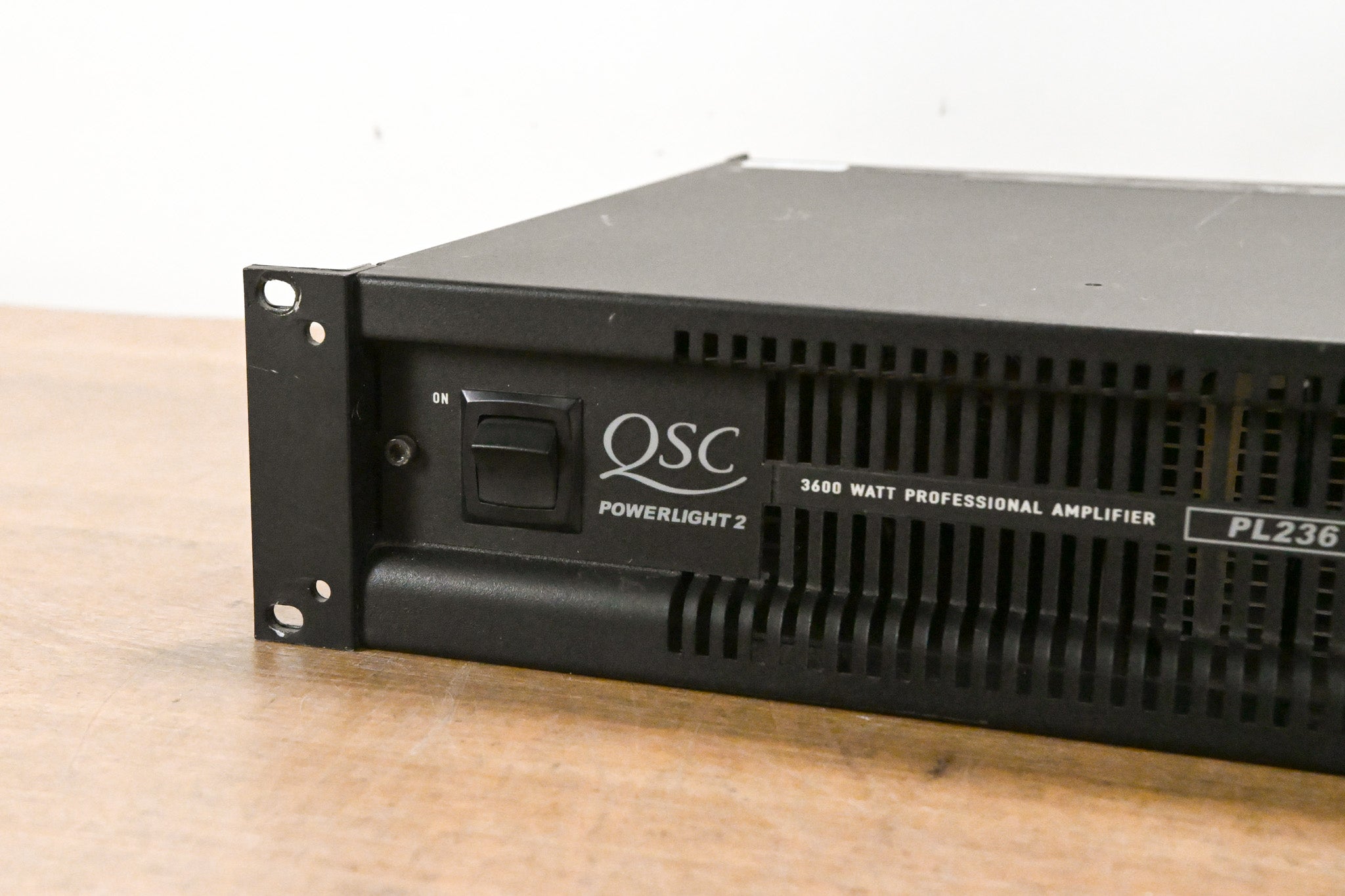 QSC PL236 PowerLight 2 Series 2-Channel Power Amplifier