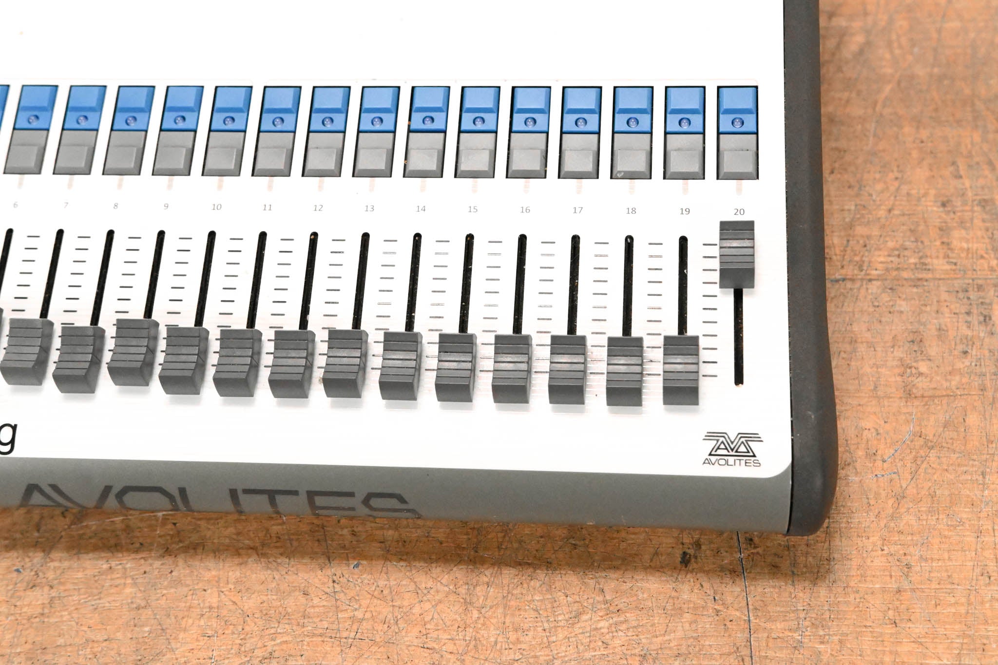 Avolites Titan Mobile Wing