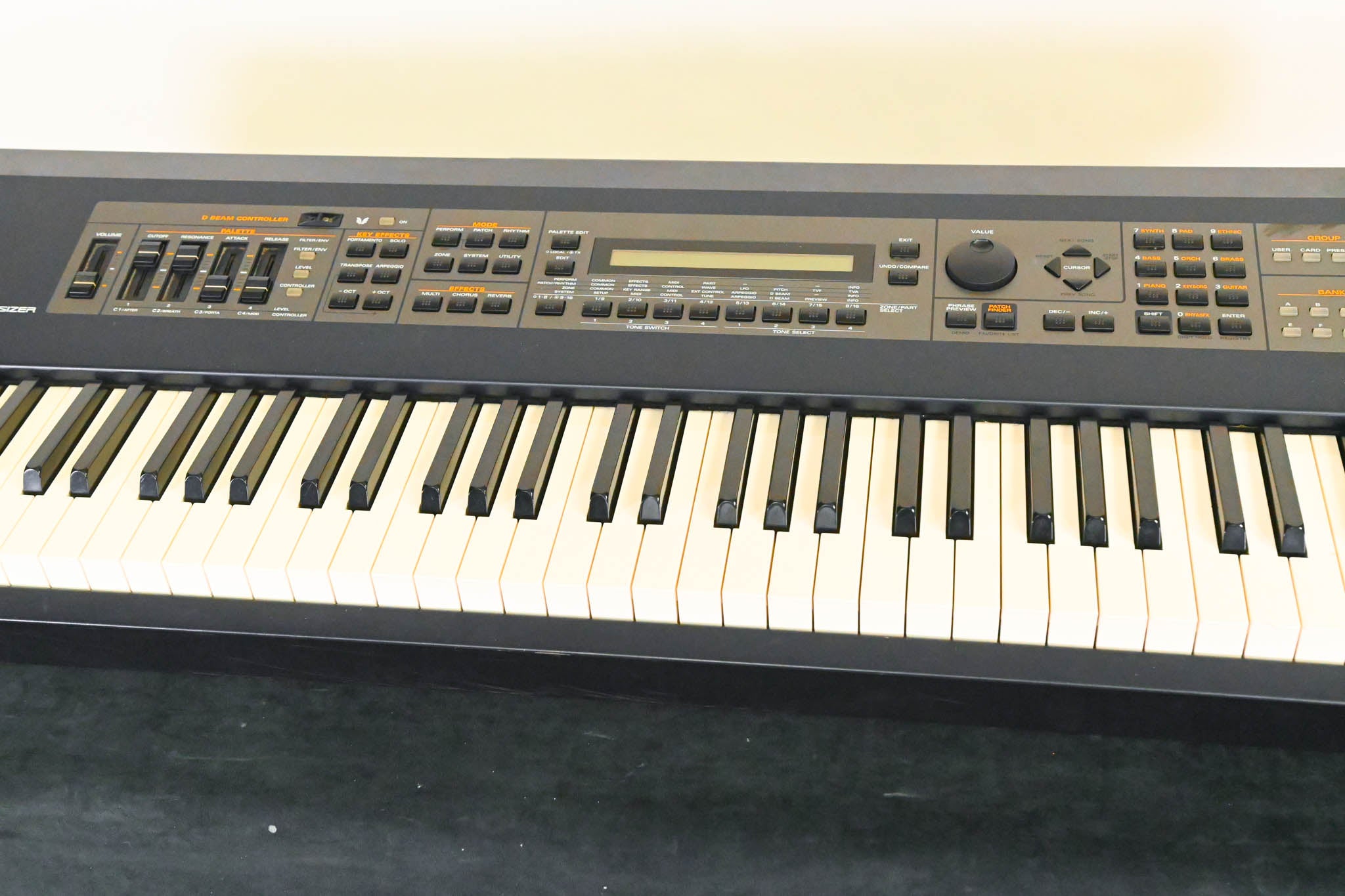 Roland XV-88 128-Voice Expandable Synthesizer