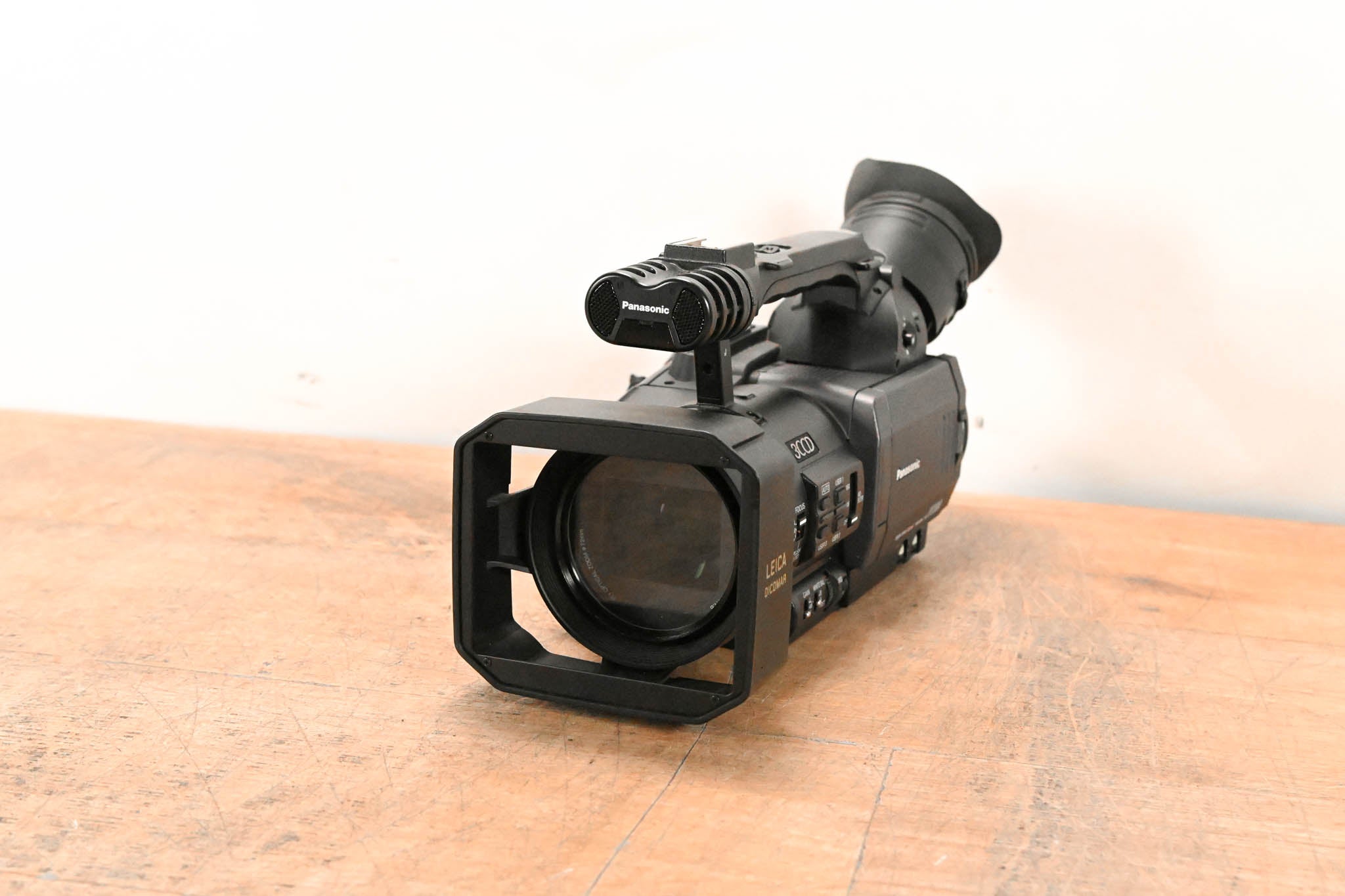 Panasonic AG-DVX100B 3-CCD Mini-DV Cinema Video Camcorder