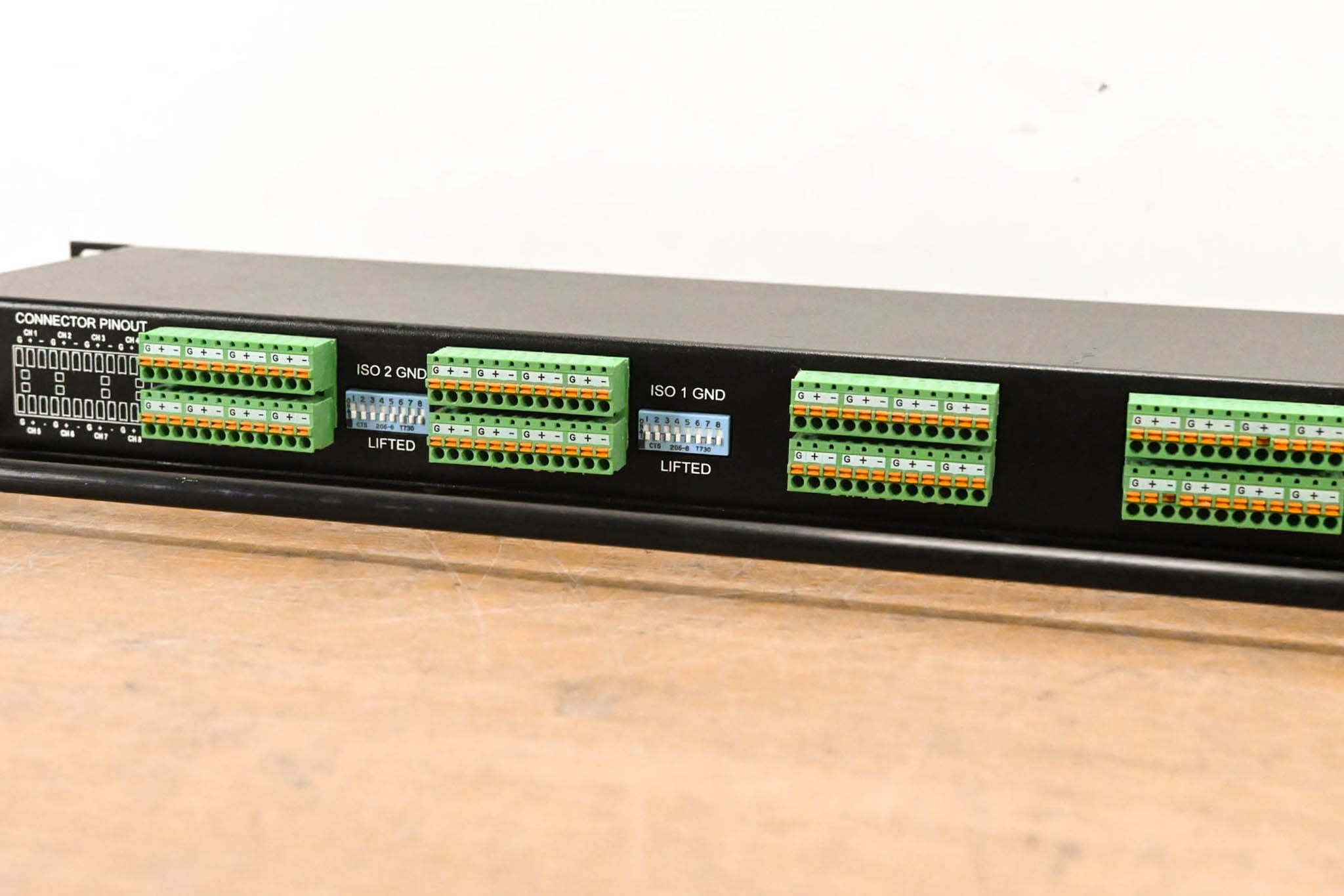 Whirlwind SPC83 8-Channel Mic Splitter w/ 1 Direct & 2 Isolated Outputs