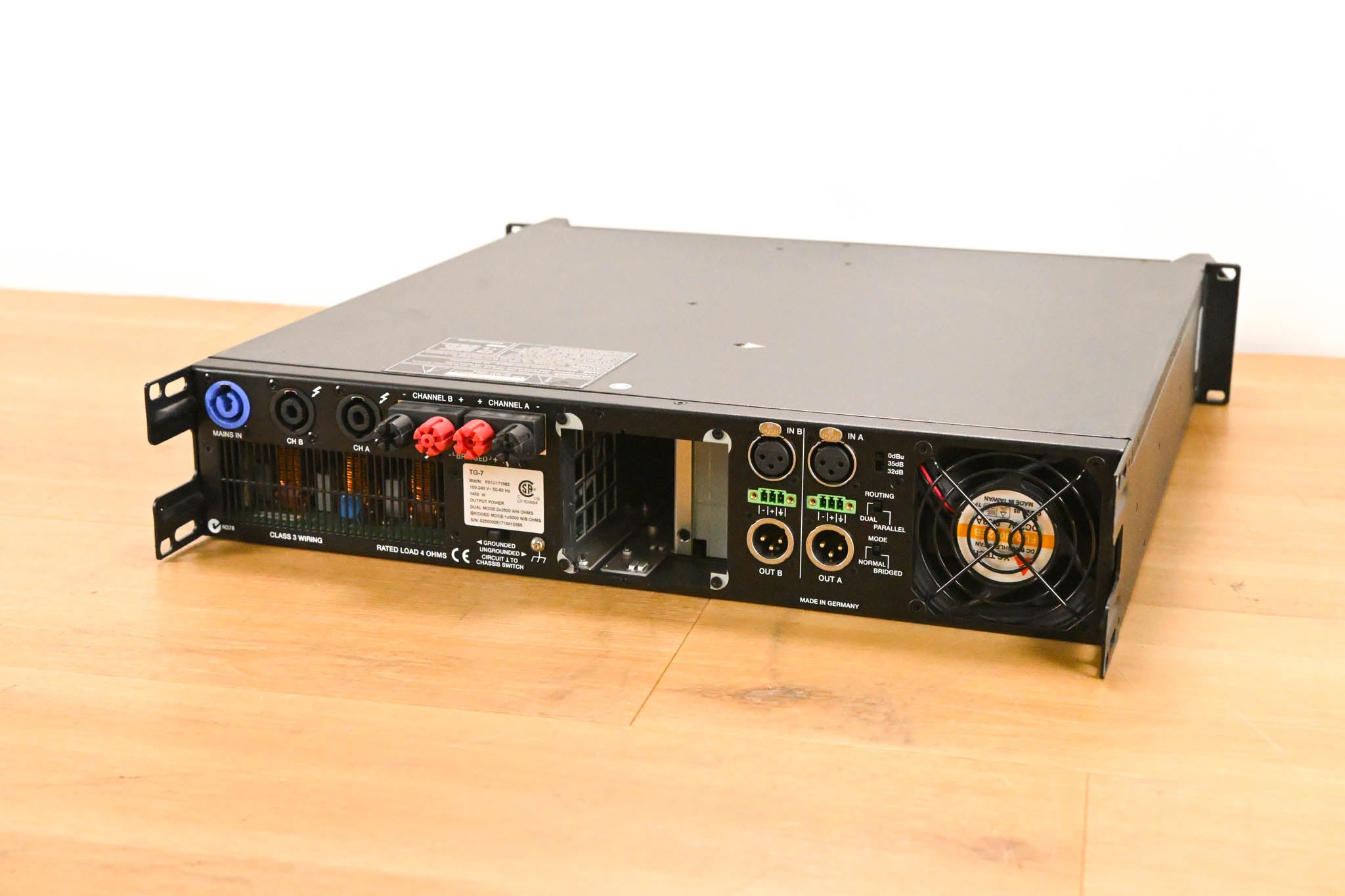 Electro-Voice (EV) TG-7 Tour-Grade Stereo Power Amplifier