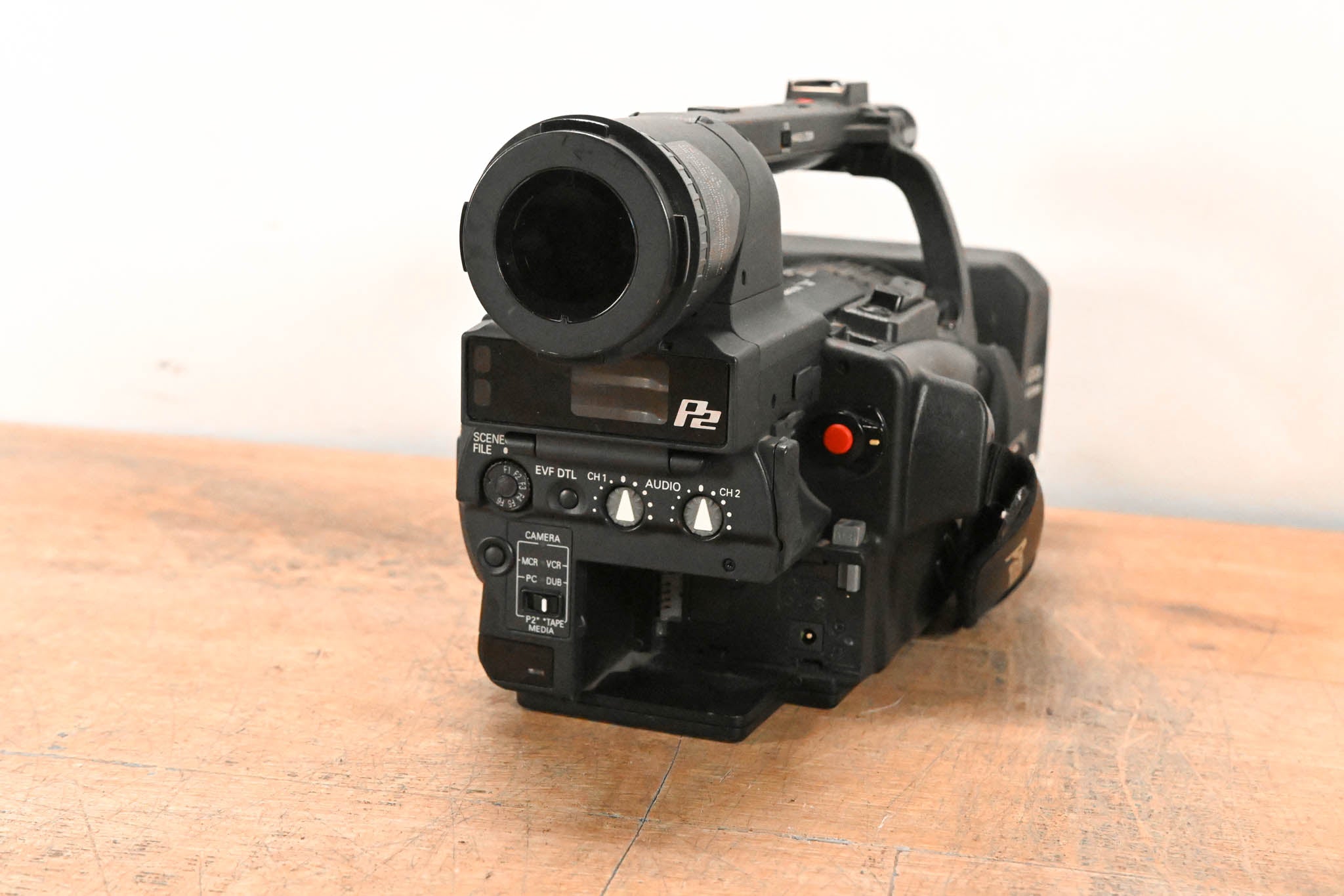 Panasonic AG-HVX200 3-CCD P2/DVCPRO HD Camcorder