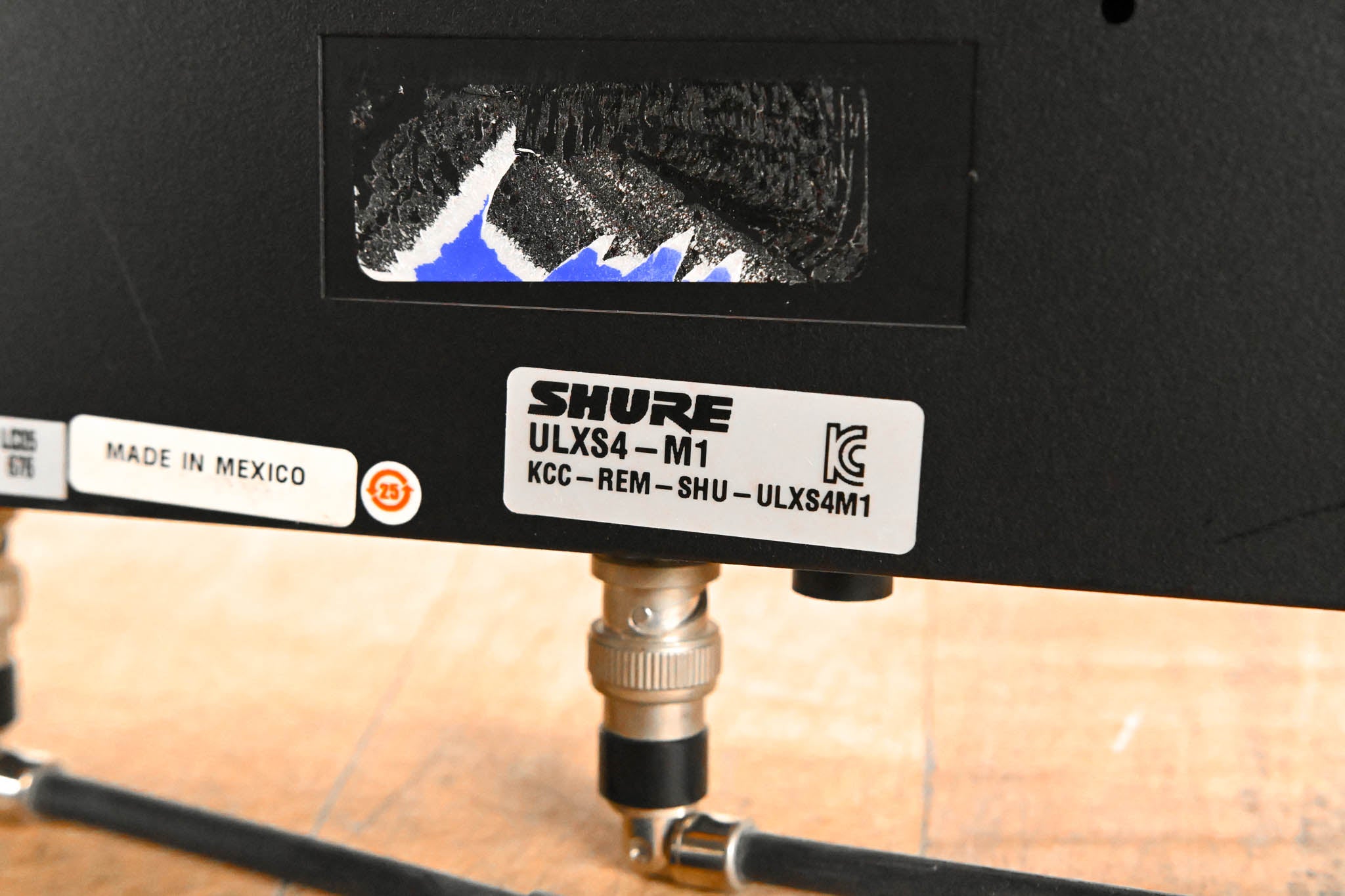 Shure ULXS4 Wireless Receiver - M1 Band: 662-698 MHz (NO POWER SUPPLY)