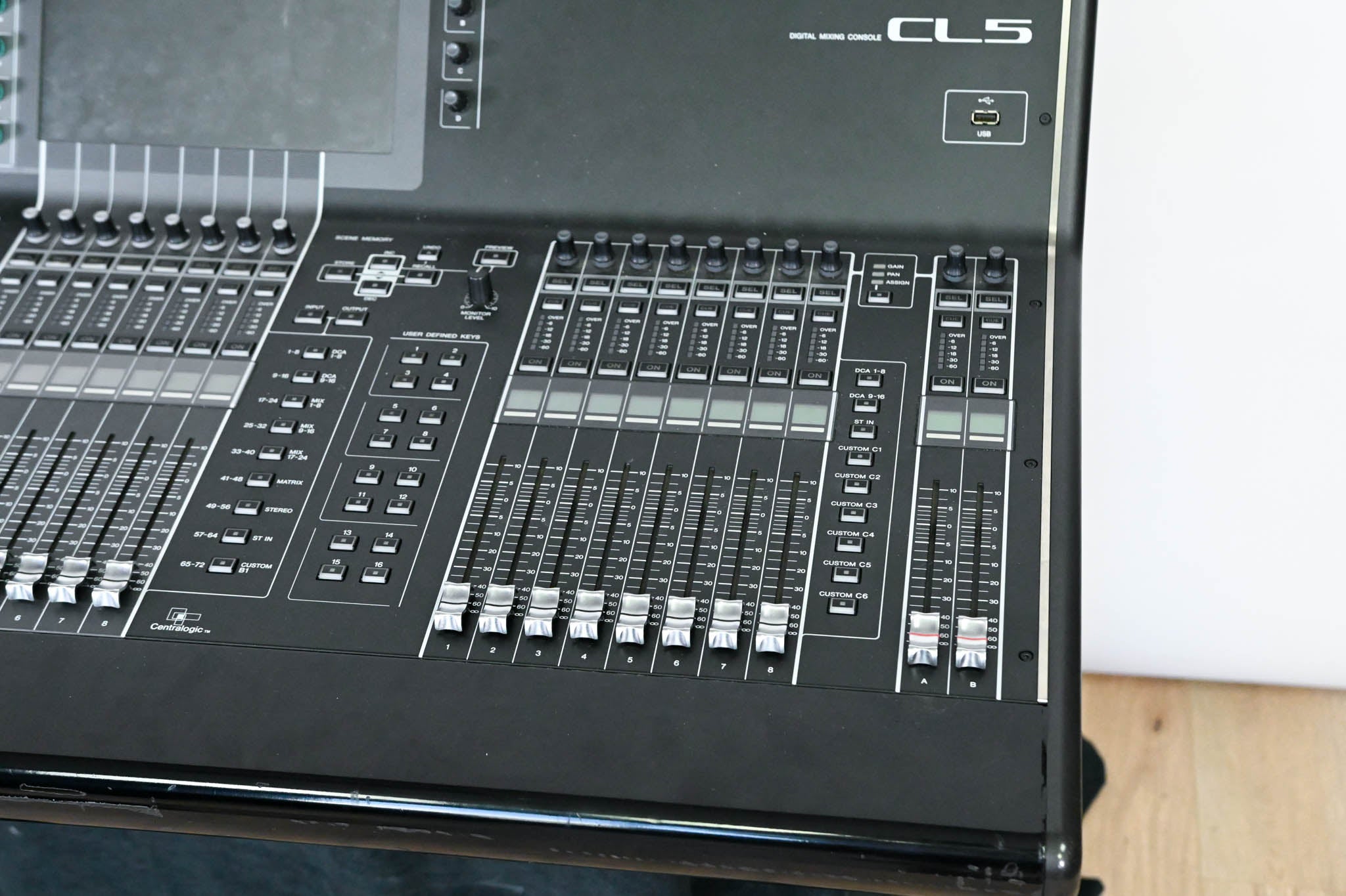 Yamaha CL5 72-Channel Digital Mixing Console