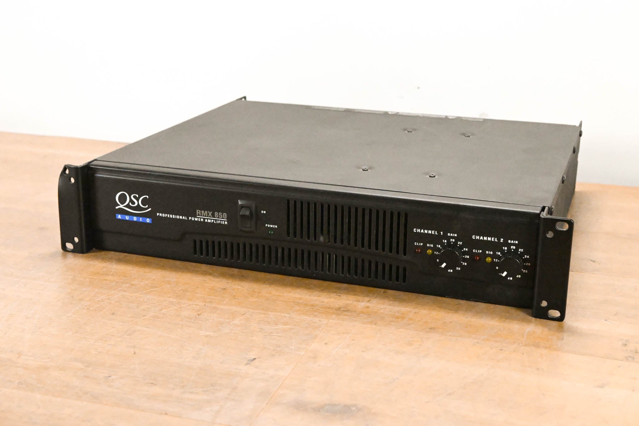 QSC RMX850 2-Channel Power Amplifier
