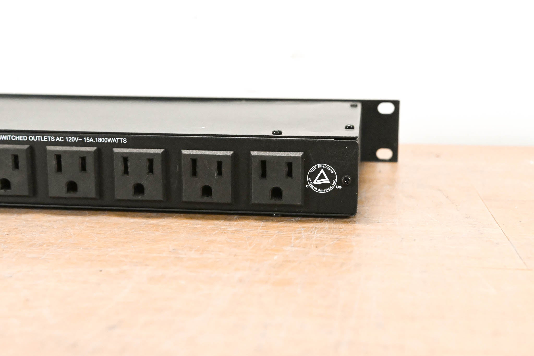 Furman M-8 8-Outlet Power Conditioner
