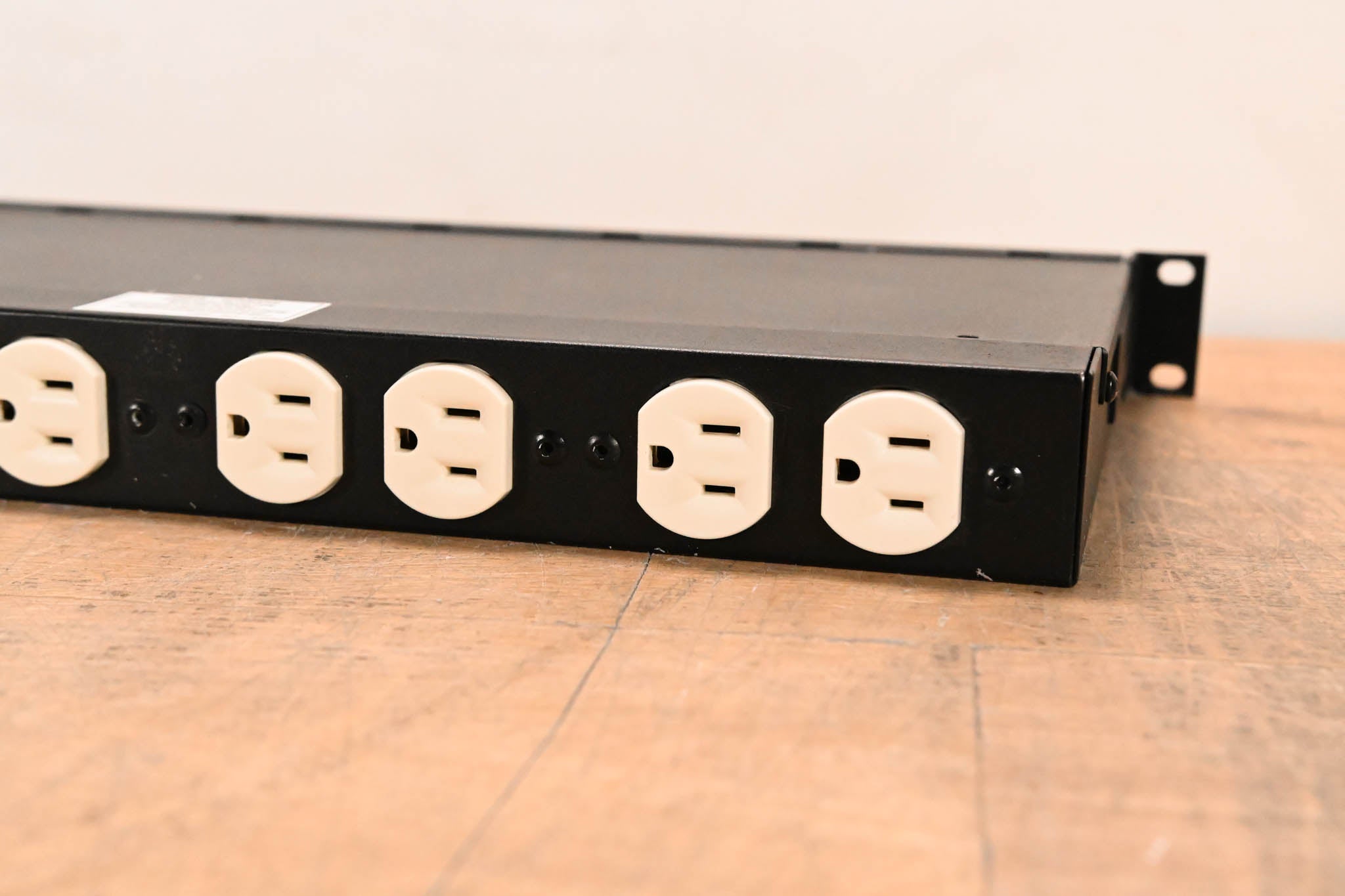 Middle Atlantic PD-915R 9-Outlet Rackmount Power Distribution Unit