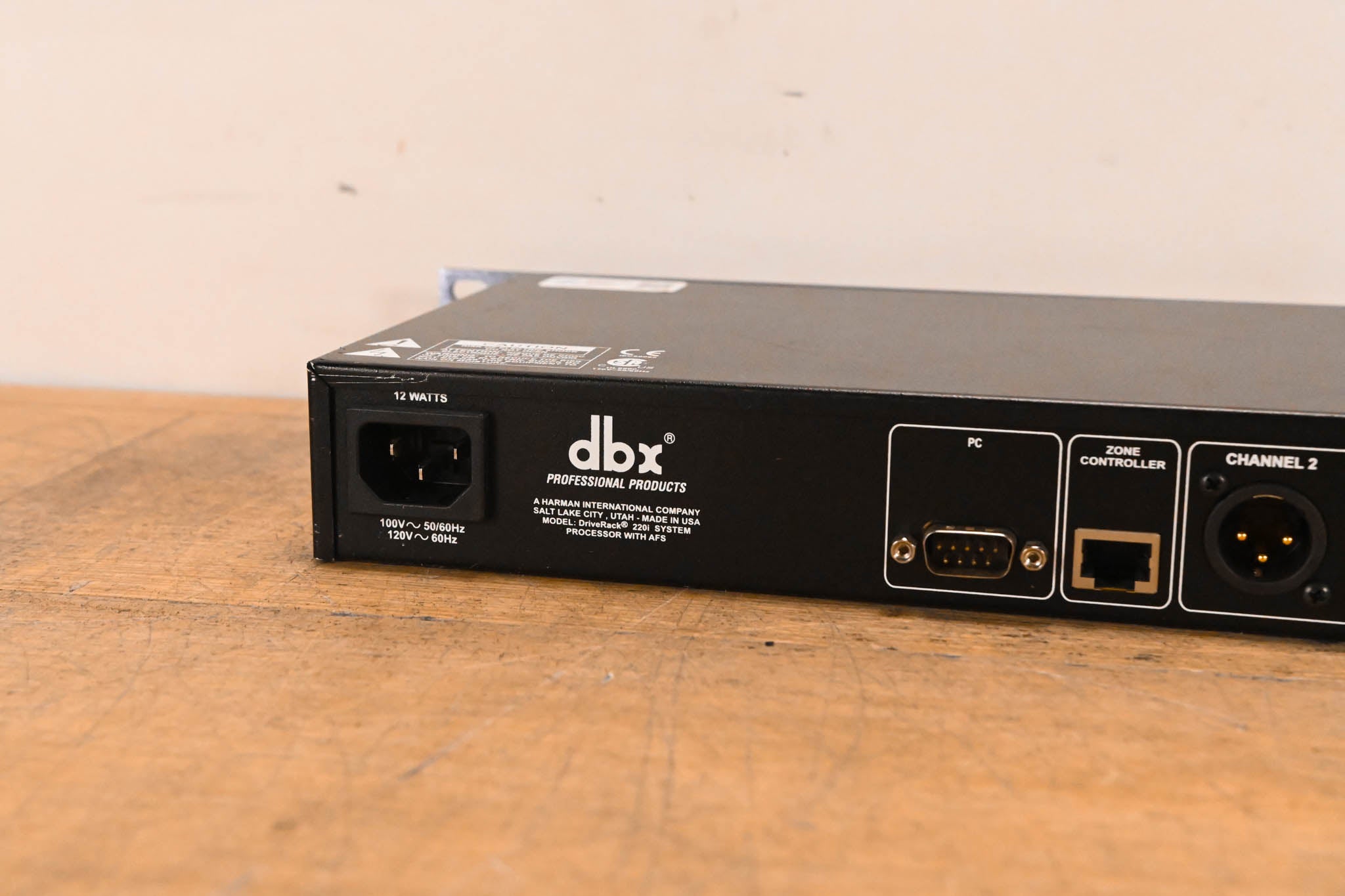 dbx DriveRack 220i System Processor w/ AFS Advanced Feedback Suppression