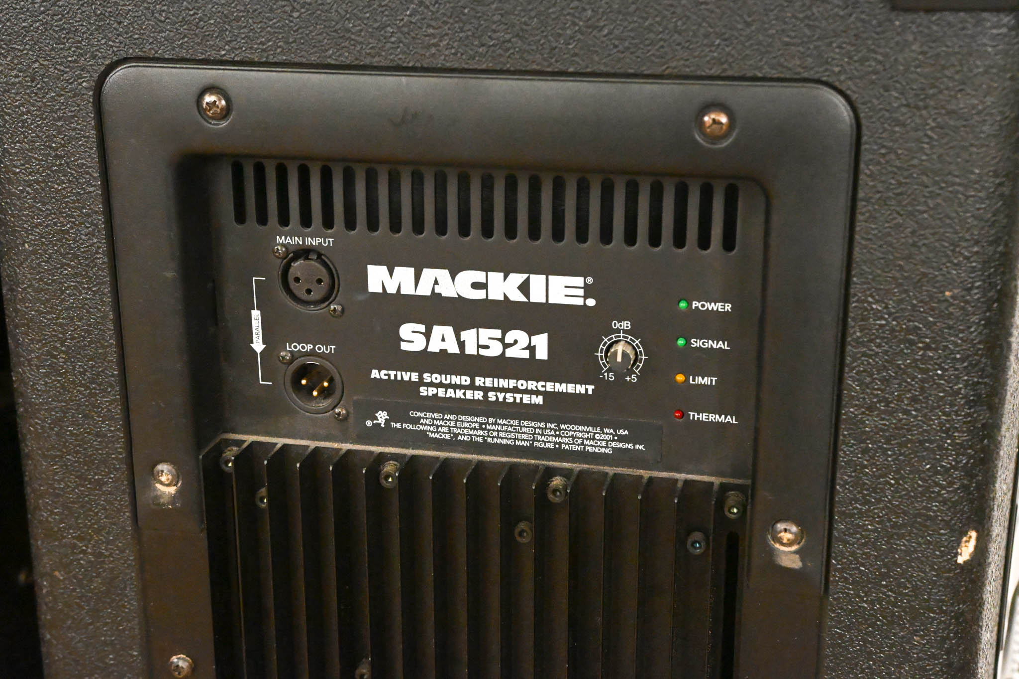 Mackie SA1521 15-inch 2-Way 500W Active Loudspeaker (PAIR)