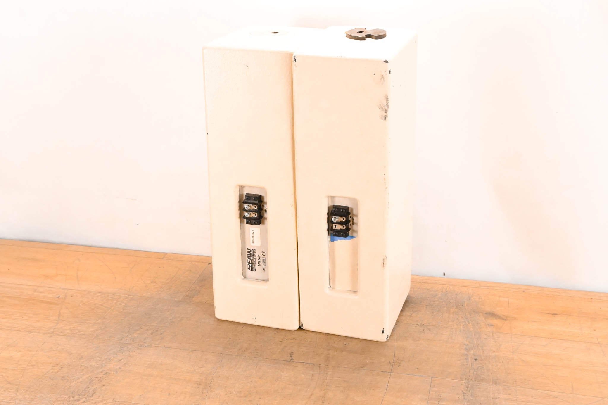 EAW UB52 Two-Way Full-Range Loudspeaker - White (PAIR)