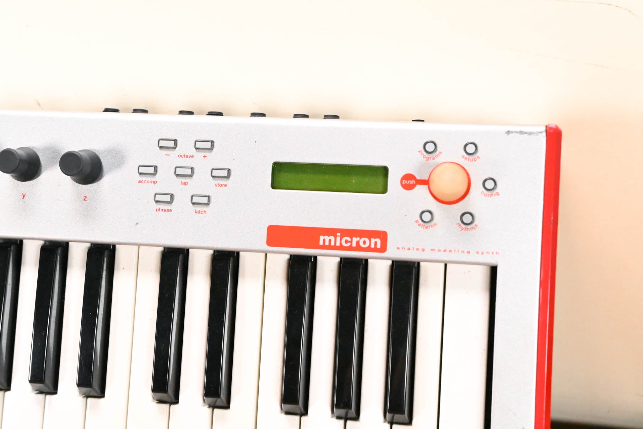 Alesis Micron 37-Key Analog Modeling Synthesizer (NO POWER SUPPLY)
