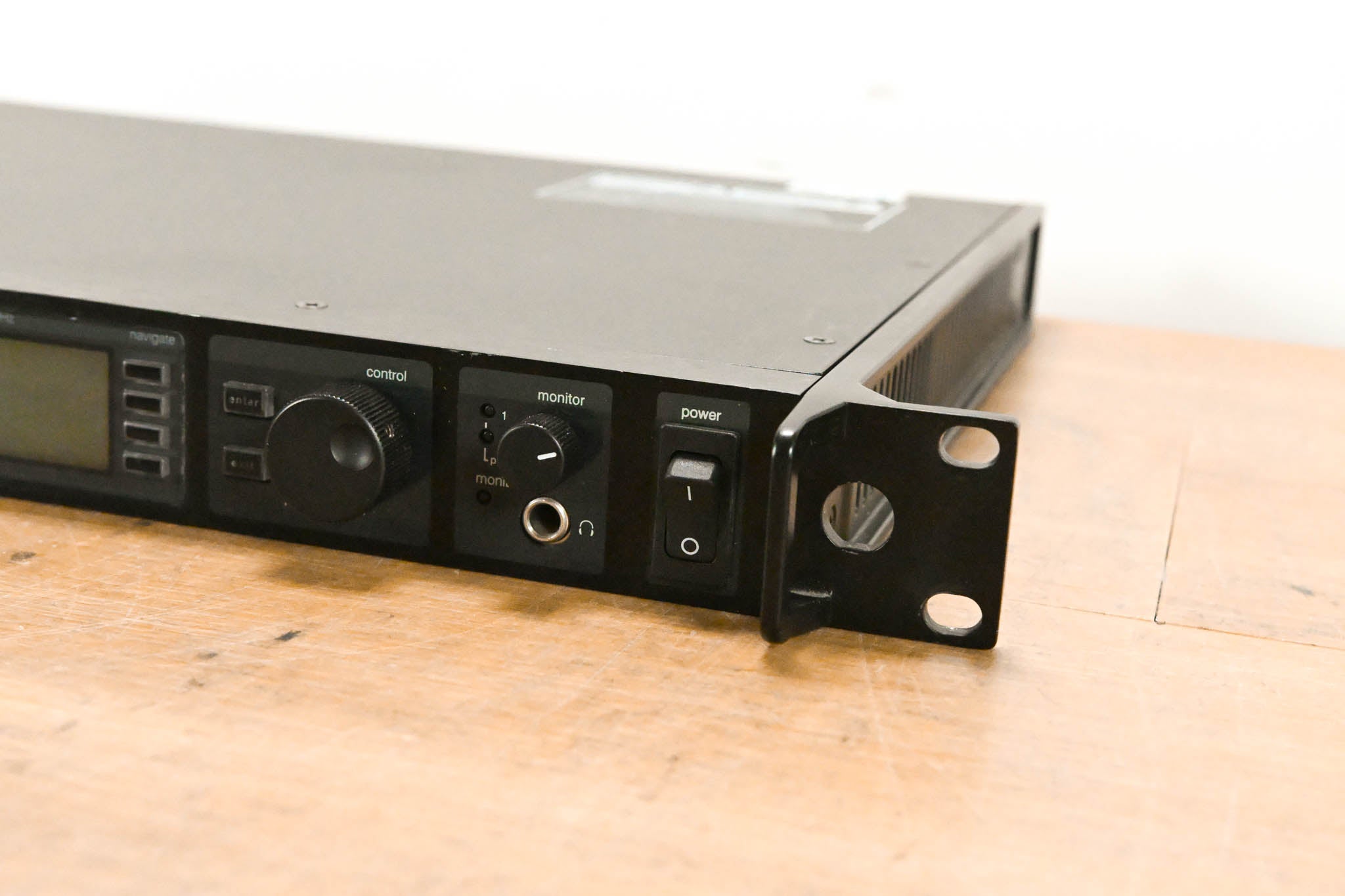 Shure UR4D Dual-Channel UHF Wireless Receiver - H4 Band: 518-578 MHz