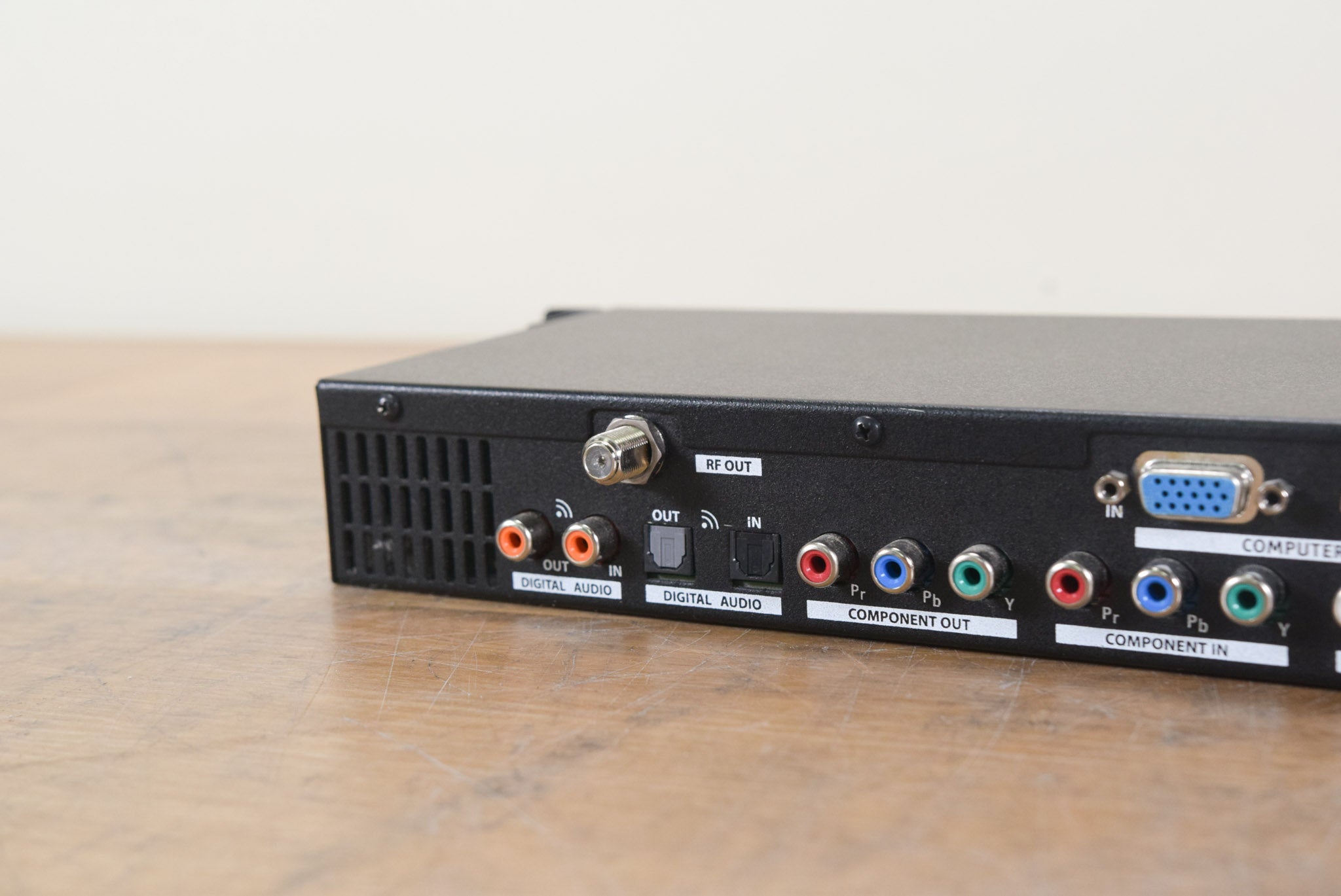 ZeeVee ZvPro 250 MPEG-2 Encoder Modulator