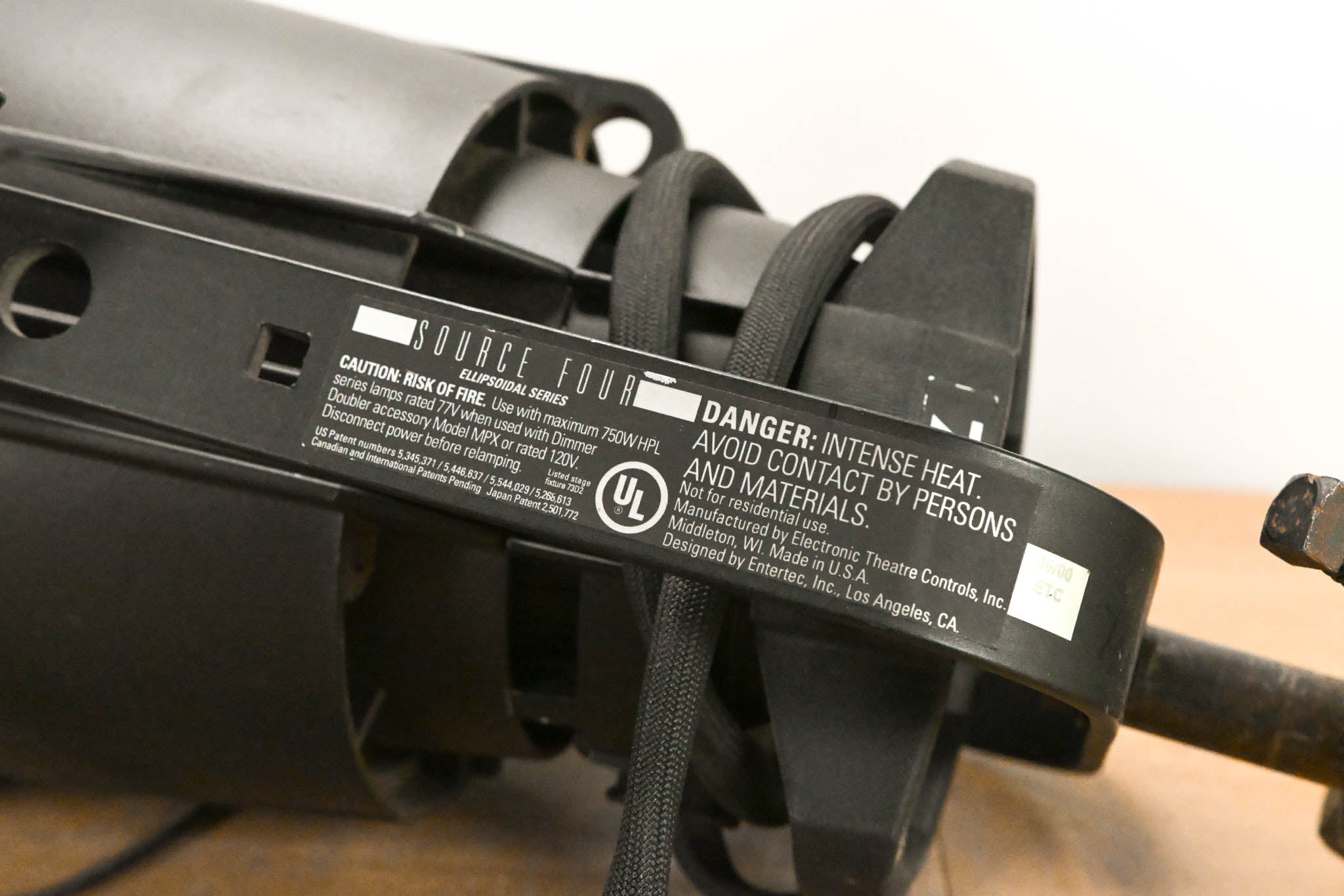 ETC Source Four Zoom 25-50 Degree 750 Ellipsoidal Light