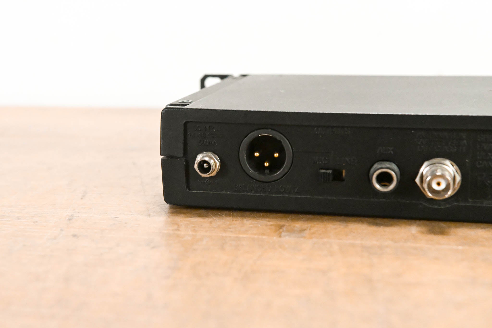 Shure ULXS24/58 Handheld Wireless System - 662-698 MHz (NO POWER SUPPLY)