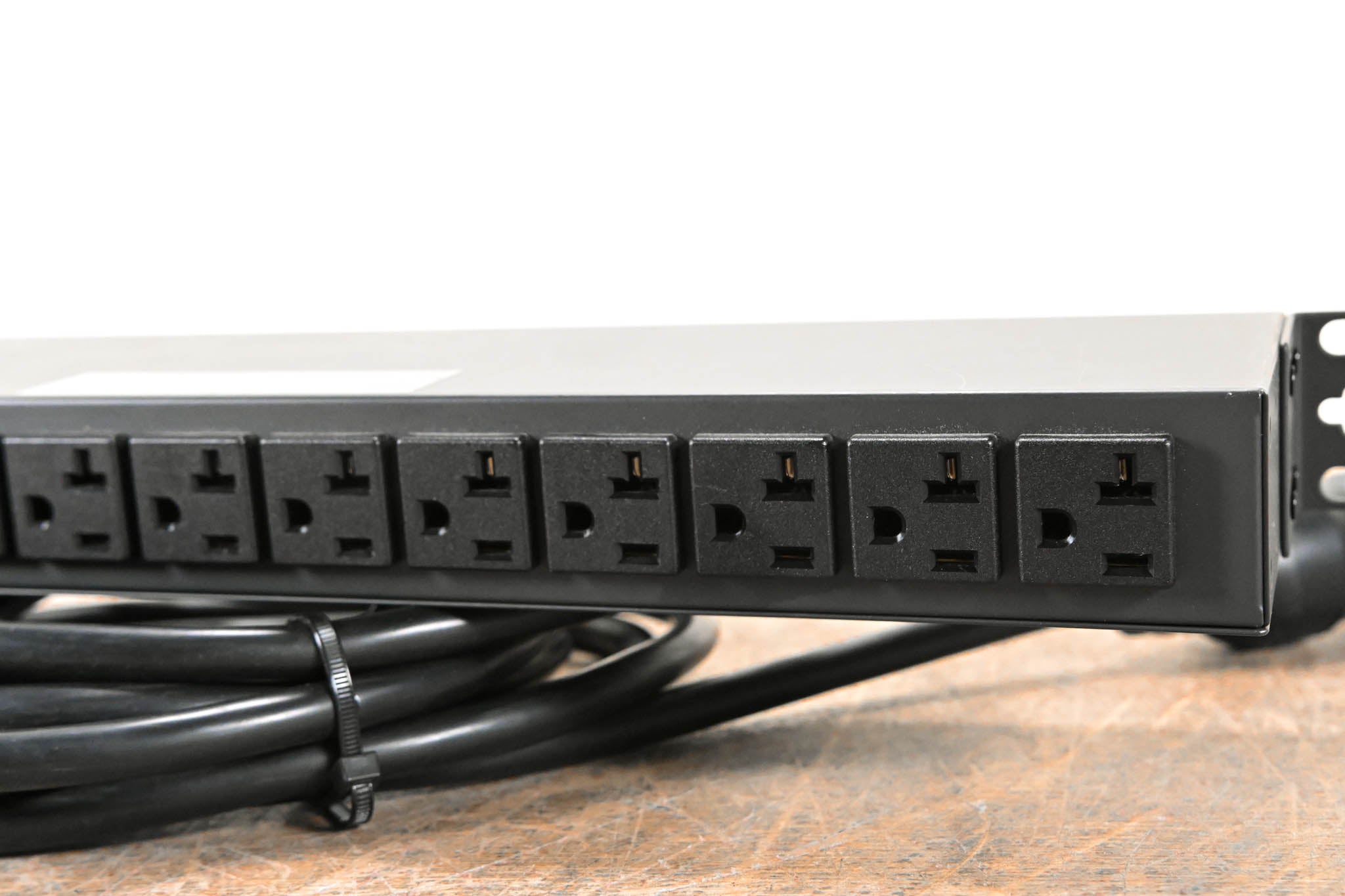 Tripp Lite PDUMH20 20A, 12-Outlet 2.4kW Single-Phase Local Metered PDU