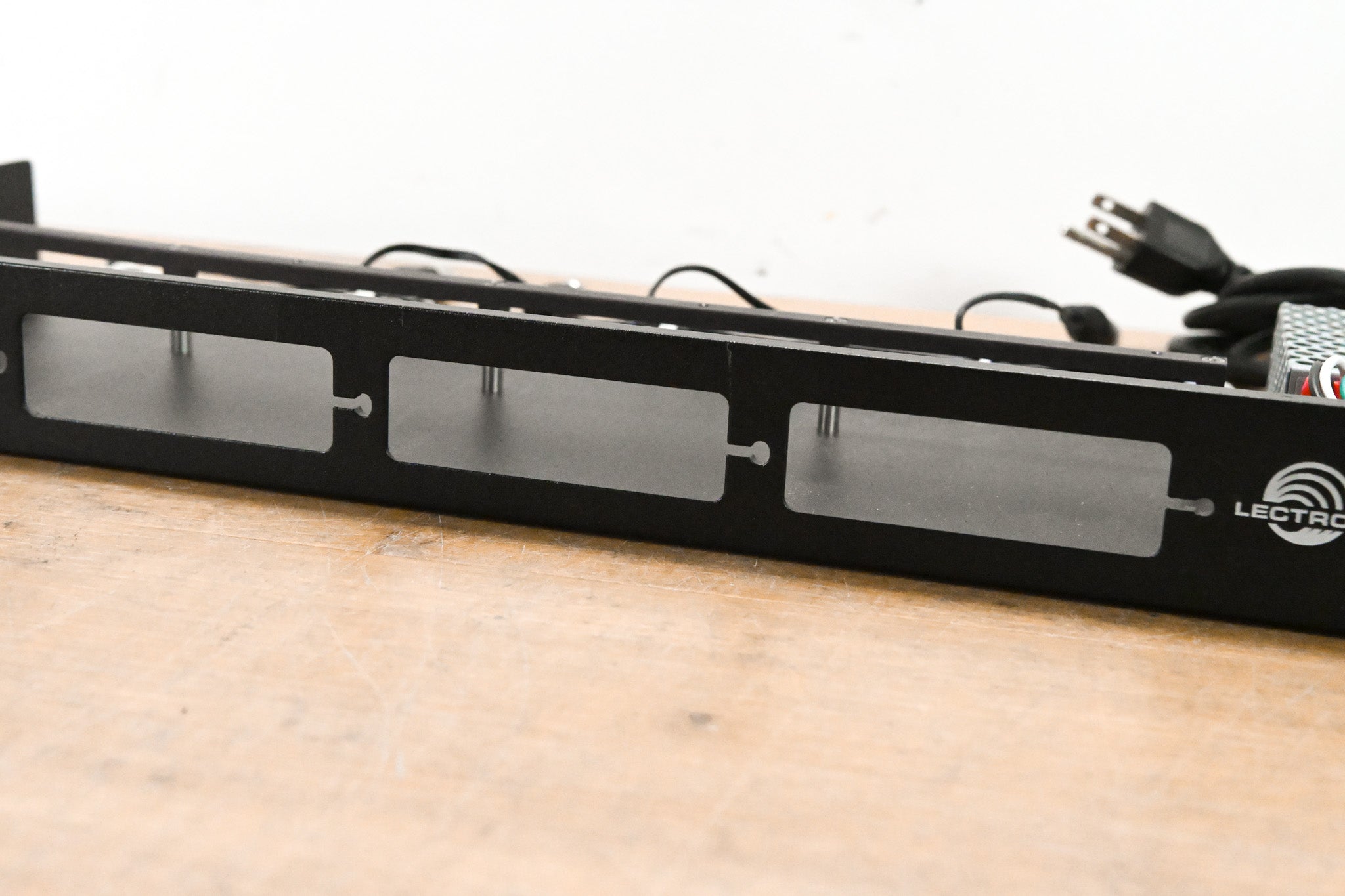 Lectrosonics RMP195 Four Bay Rackmount w/ Mean Well RS-25-15 PSU