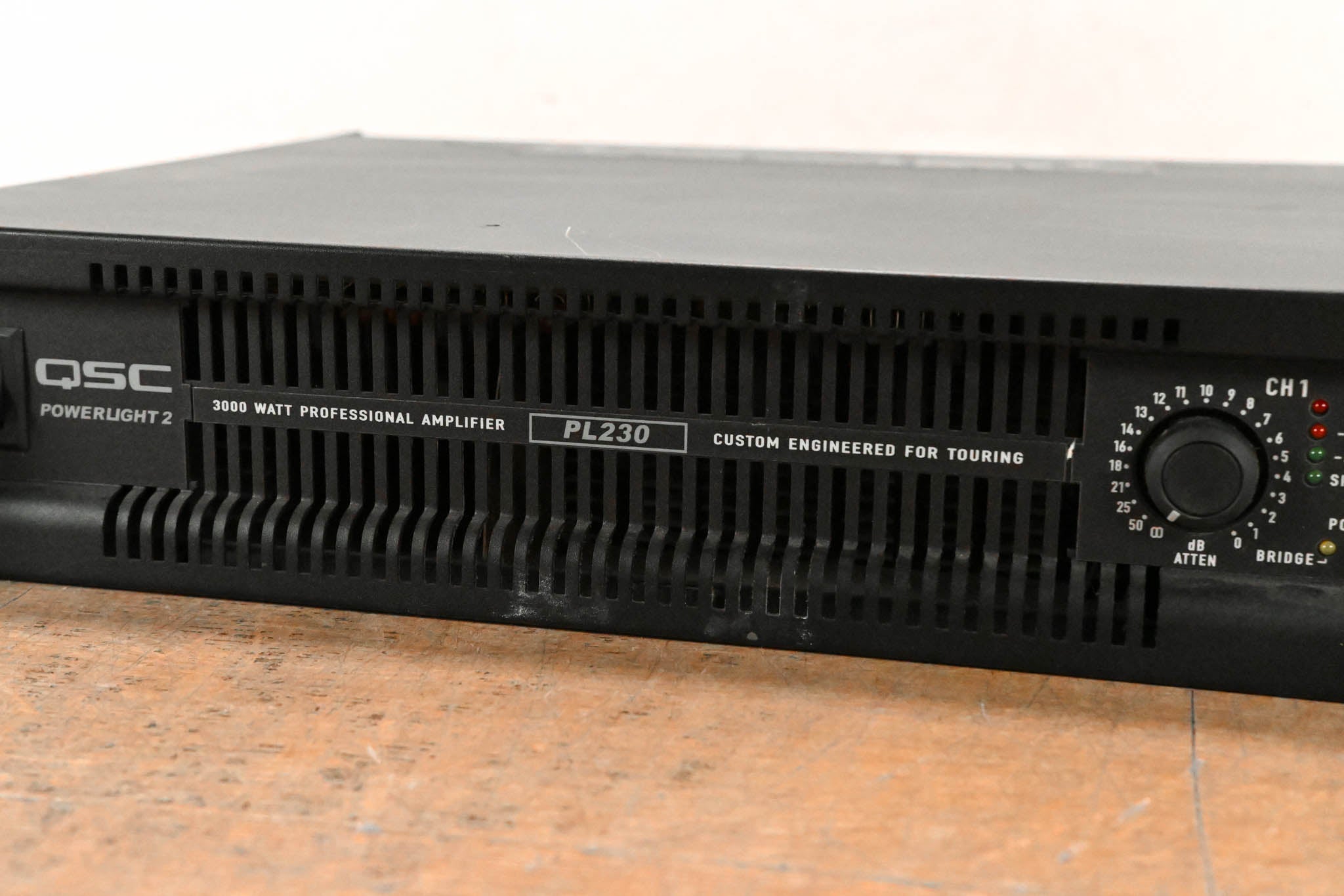 QSC PL230 PowerLight 2 Series 2-Channel 1500W Power Amplifier