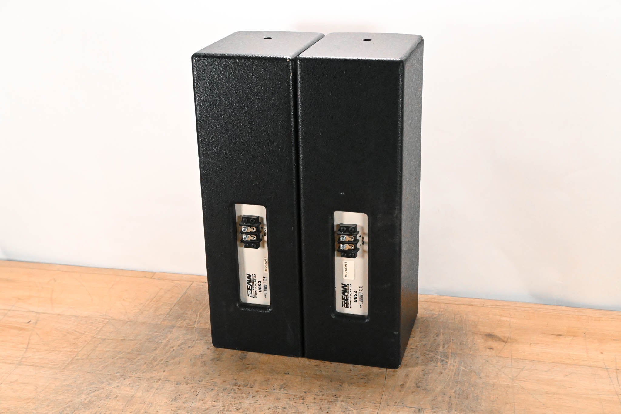 EAW UB52 Two-Way Full-Range Loudspeaker (PAIR)