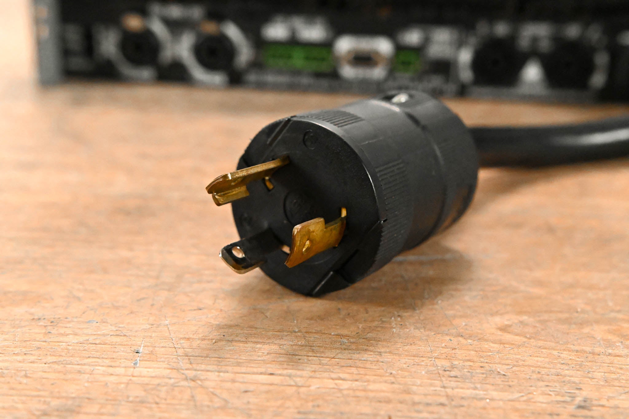 QSC PowerLight 9.0 PFC Power Factor Corrected 2-Channel Power Amplifier