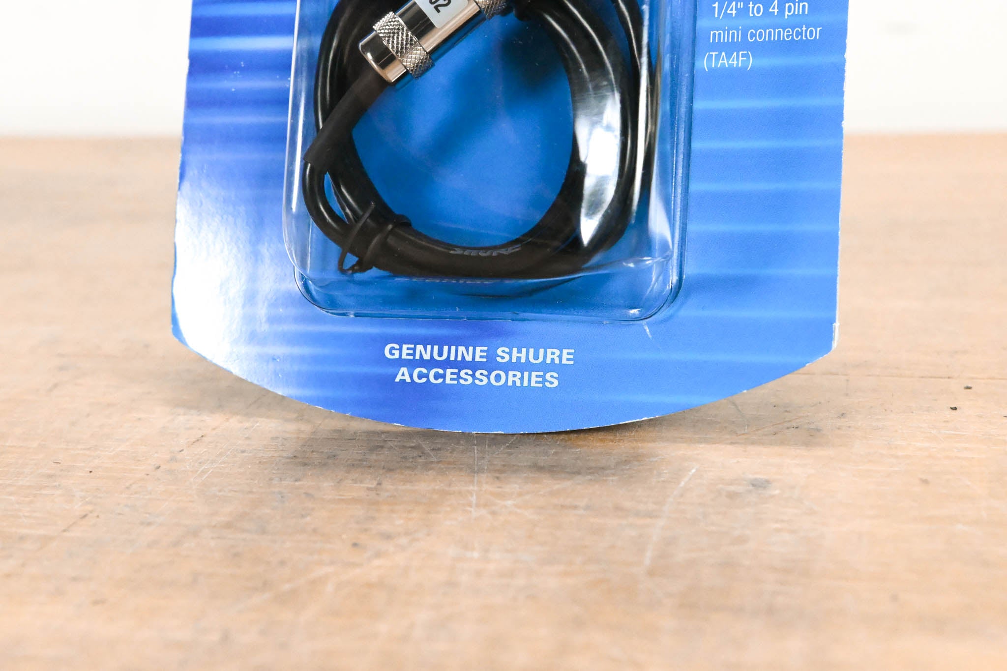 Shure WA302 TA4F to 1/4" Instrument Cable for Wireless Bodypacks - 2.5'