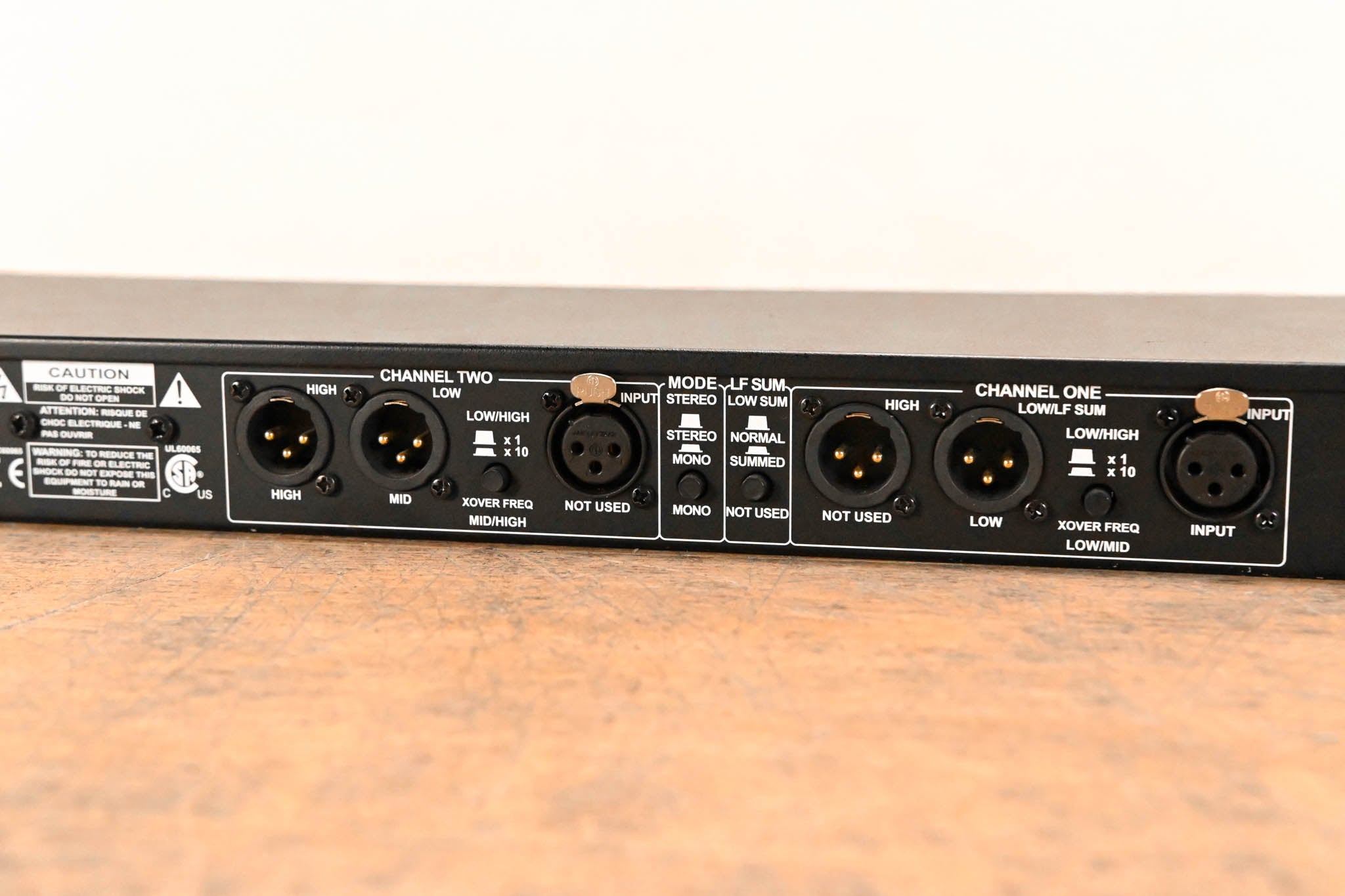 dbx 223xs Stereo 2-Way / Mono 3-Way Crossover