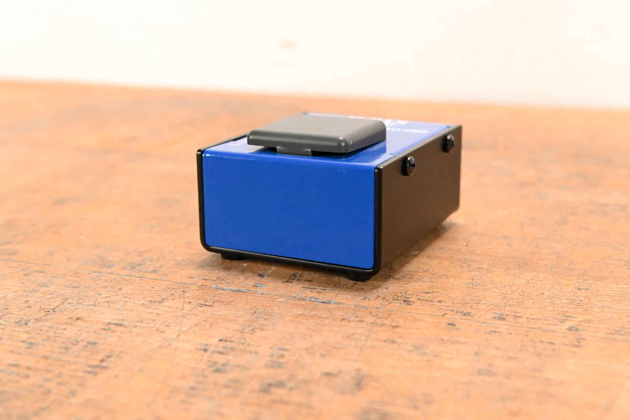 Rolls MM11-Pro MicMute Microphone Mute/Talk Switch
