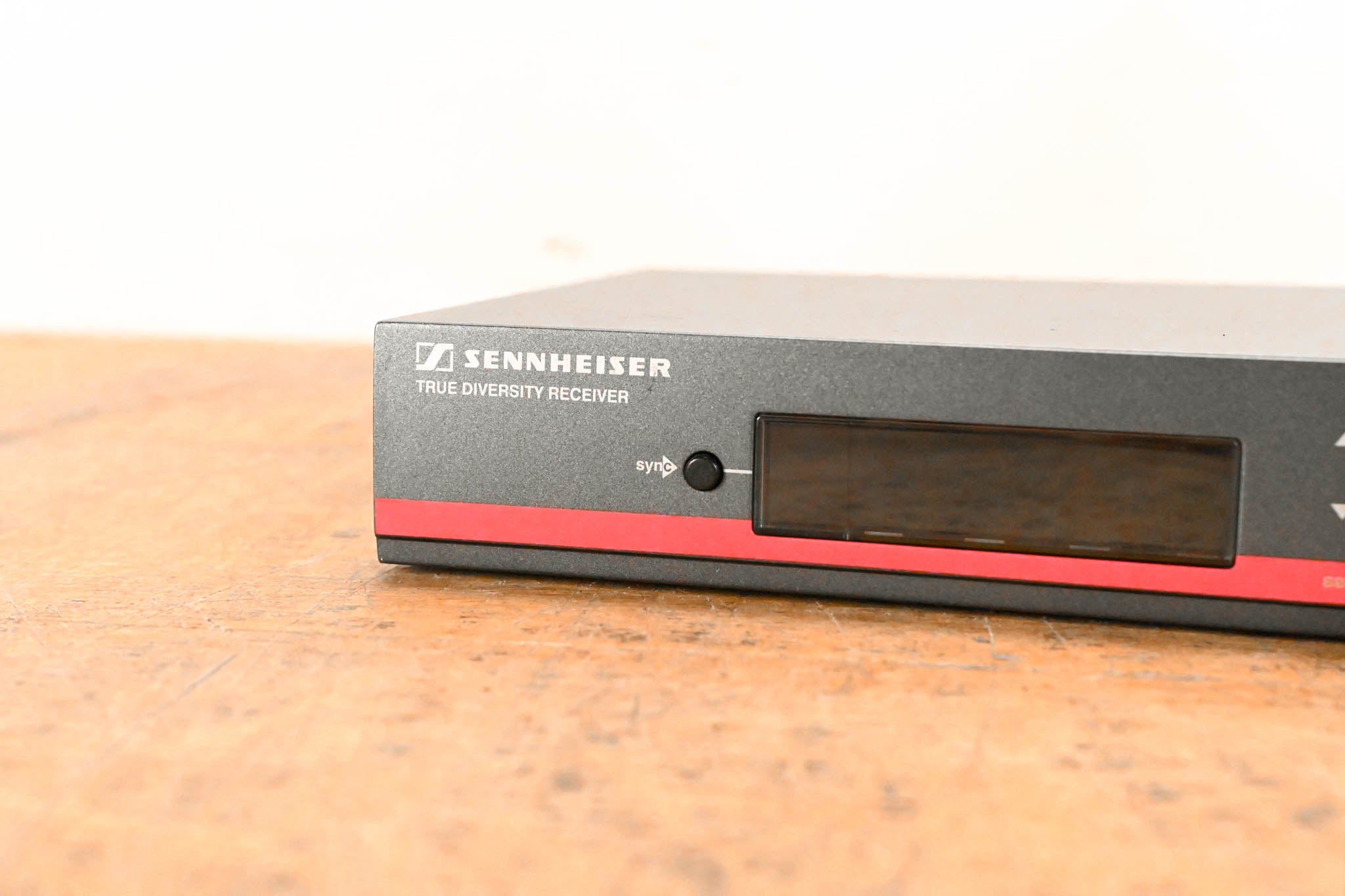 Sennheiser EM 100 G3 Wireless Receiver - A Range: 516-558 MHz