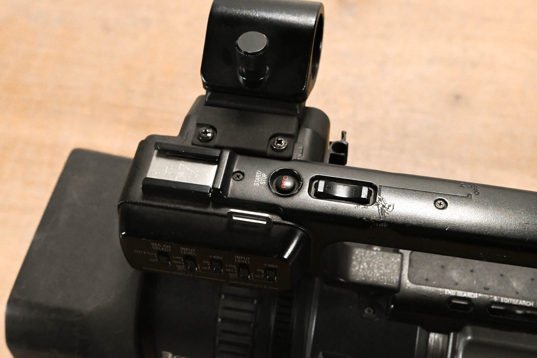 Sony DSR-PD170 3-CCD Mini DVCAM Camcorder
