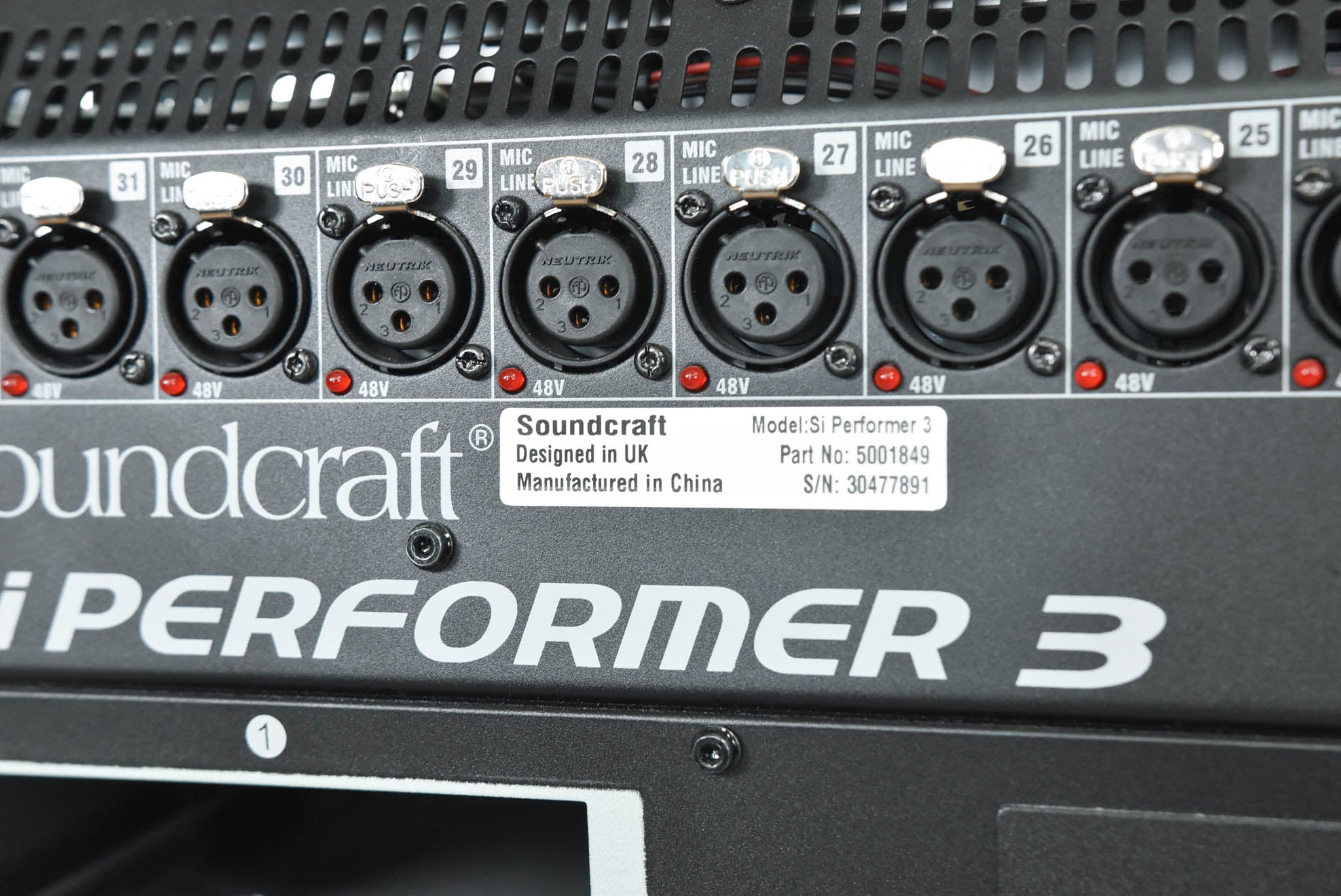 Soundcraft Si Performer 3 Digital Audio Mixer with DMX Control