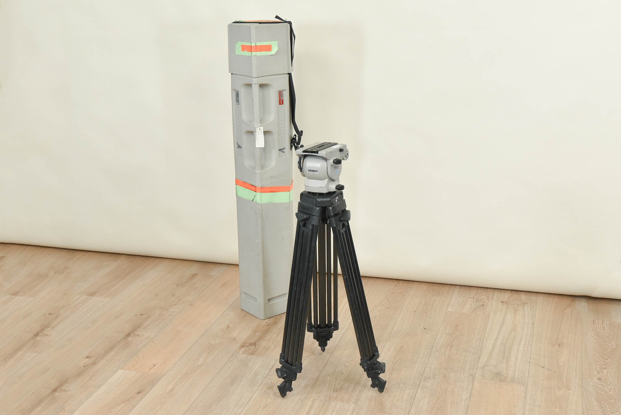 Vinten Vision 11 Fluid Head with Aluminum Tripod