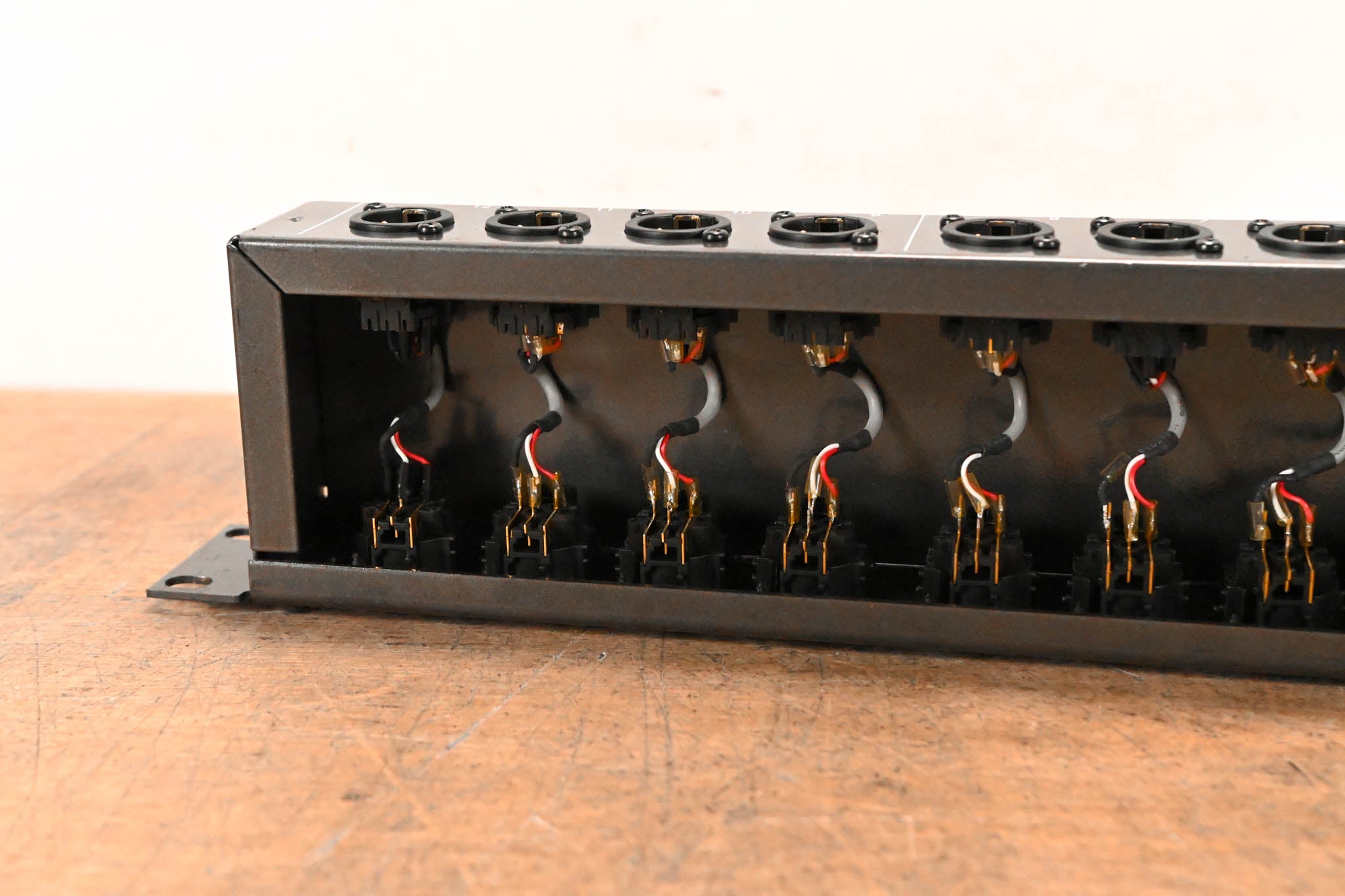 Hosa PDR-369 XLR3F to XLR3M Patch Bay
