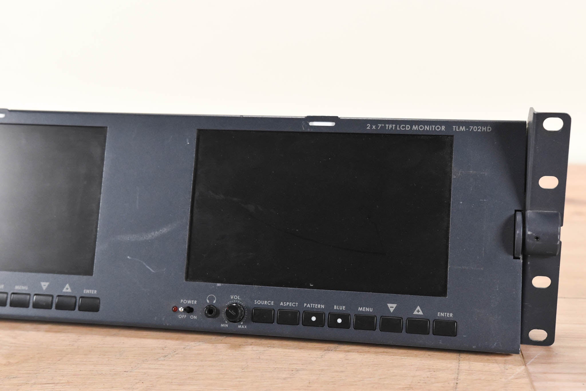 Datavideo TLM-702HD 2 x 7