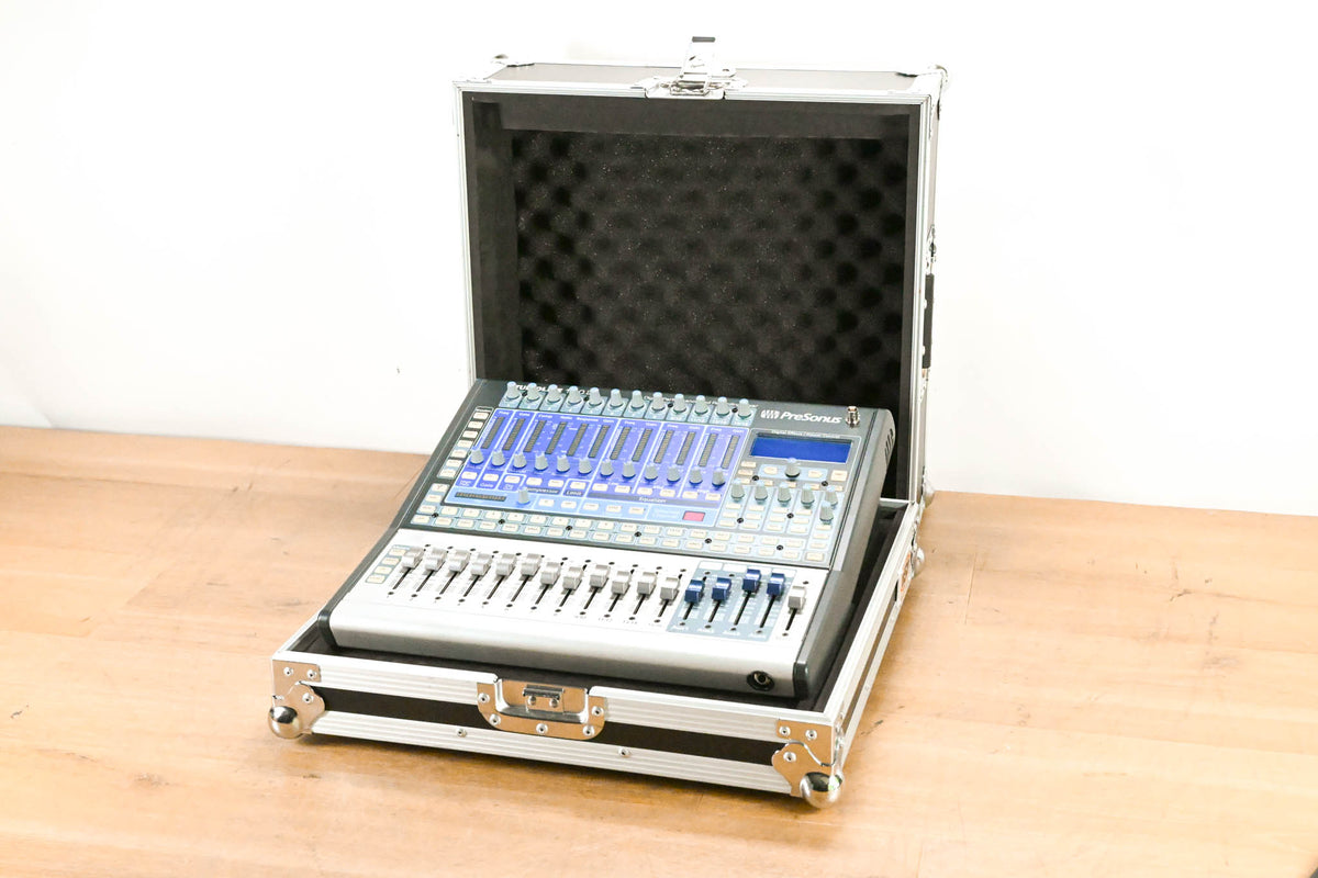 PreSonus StudioLive 16.0.2 16-Channel Digital Mixer w/ Road Case