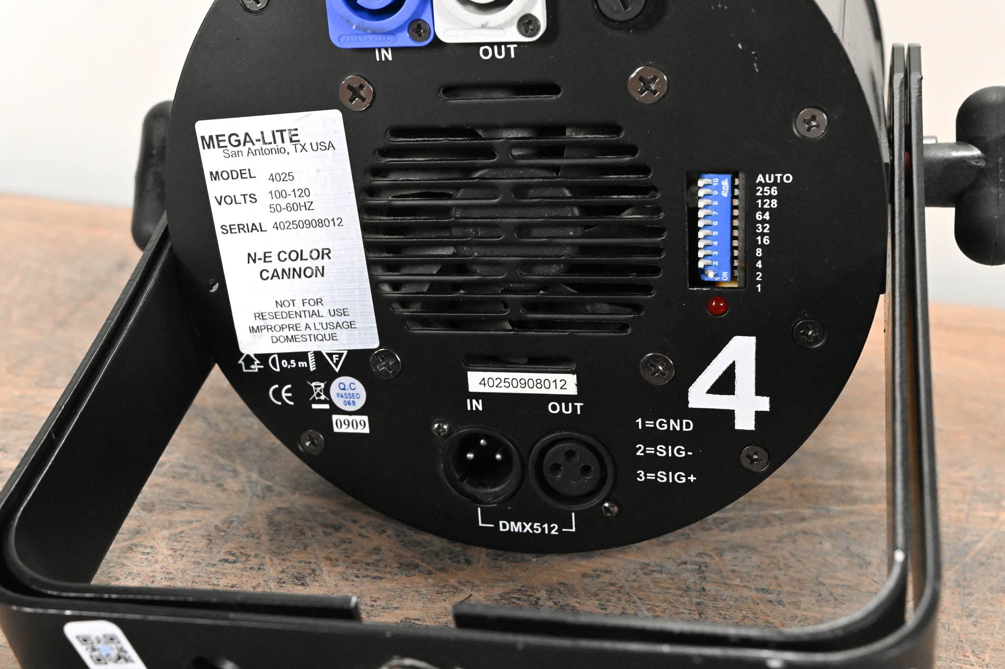 MEGA-LITE 4025 N-E Color Cannon LED Light