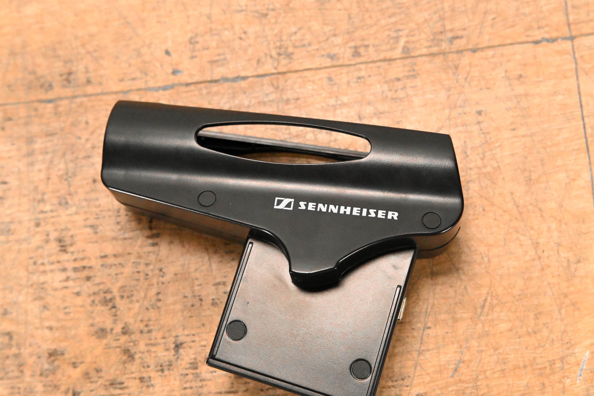 Sennheiser LA 2 Charging Adapter
