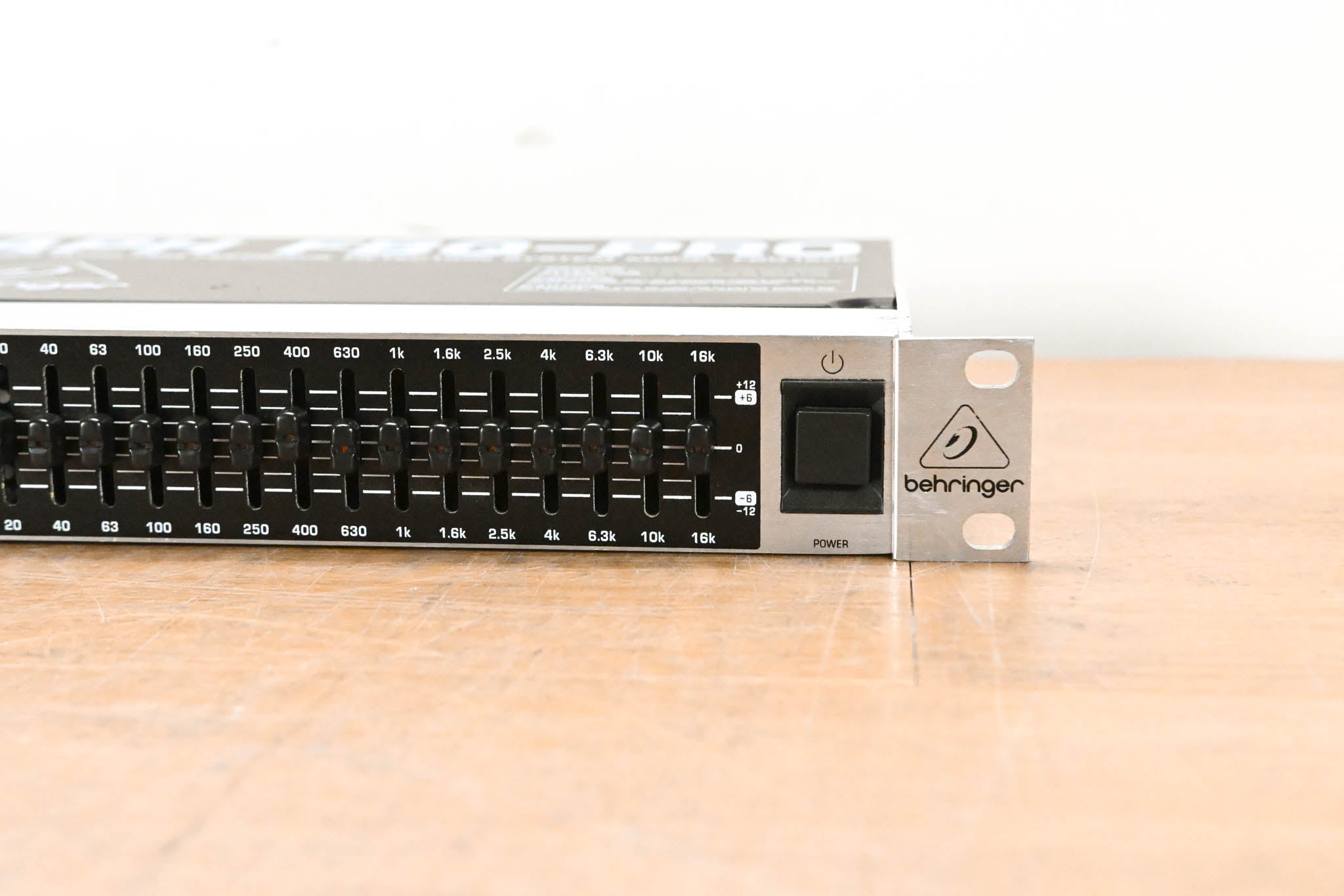 Behringer ULTRAGRAPH PRO FBQ1502 15-Band Stereo Graphic Equalizer