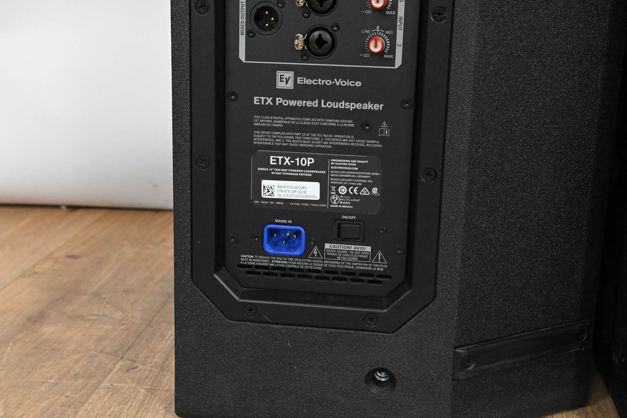Electro-Voice (EV) ETX-10P 2000W 10" Powered Loudspeaker (PAIR)