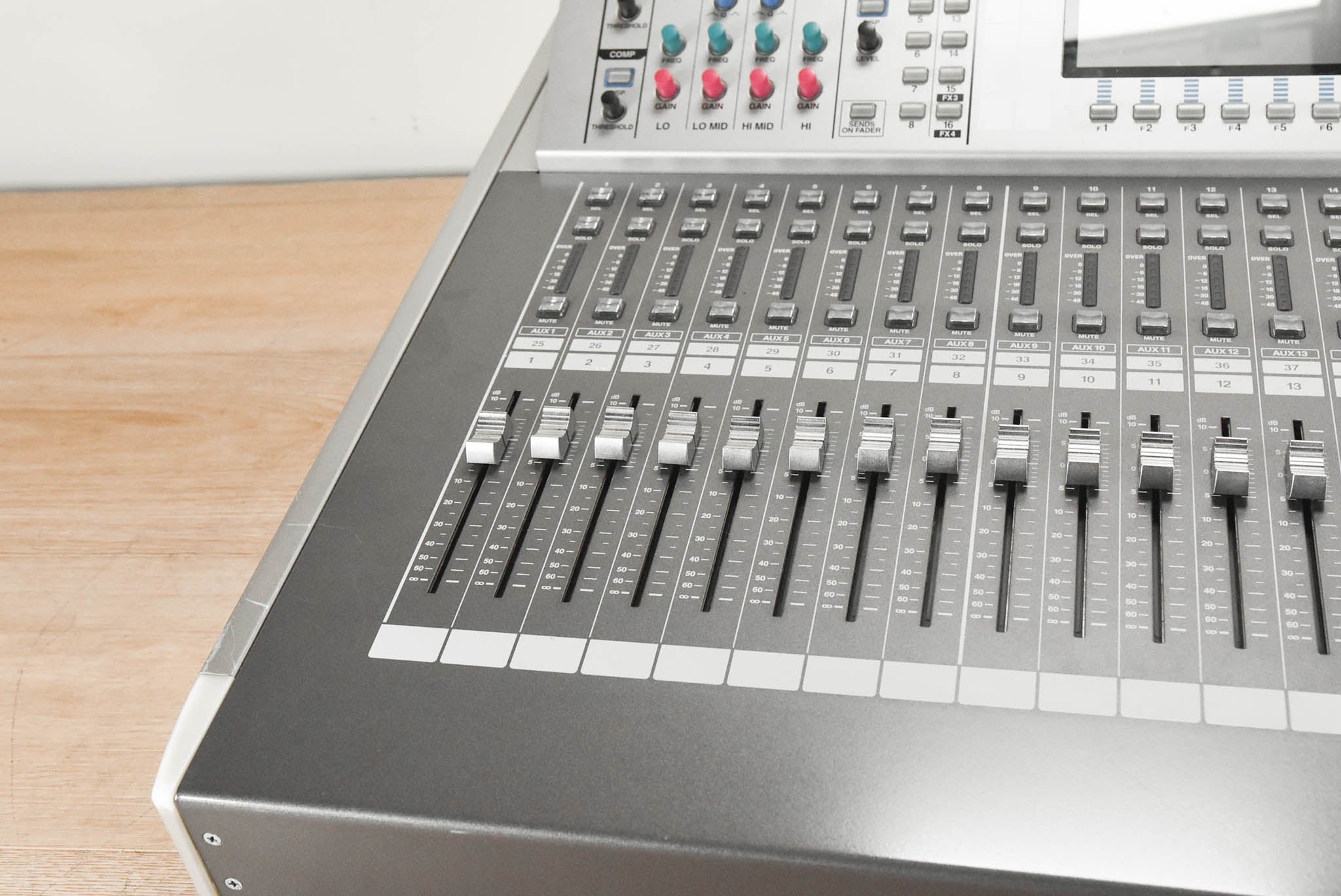 Roland M-400 48-Channel Live Digital Mixing Console