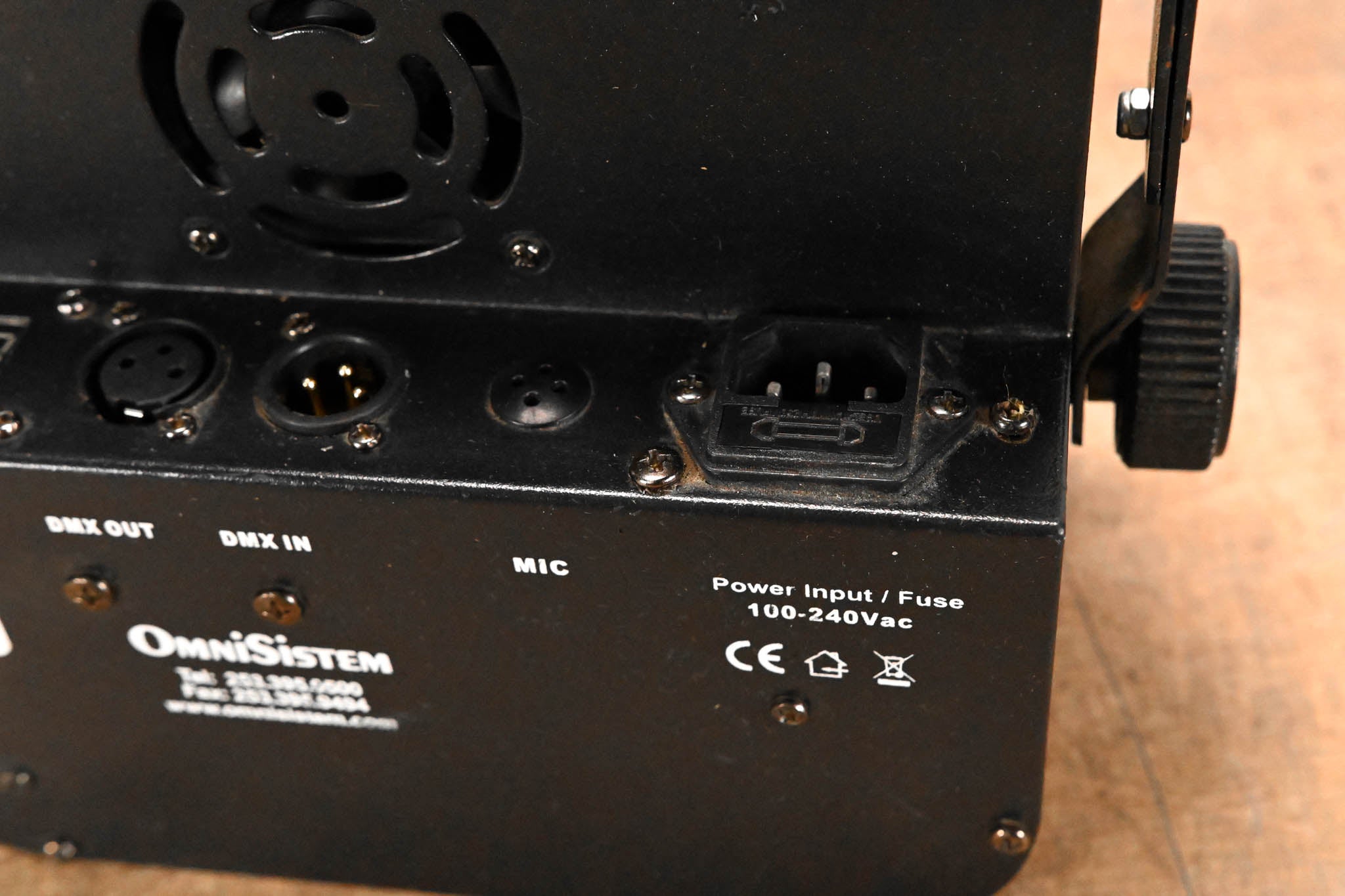 OmniSistem Thin Par Plus RGBW 6 x 10W RGBA Par Can Light