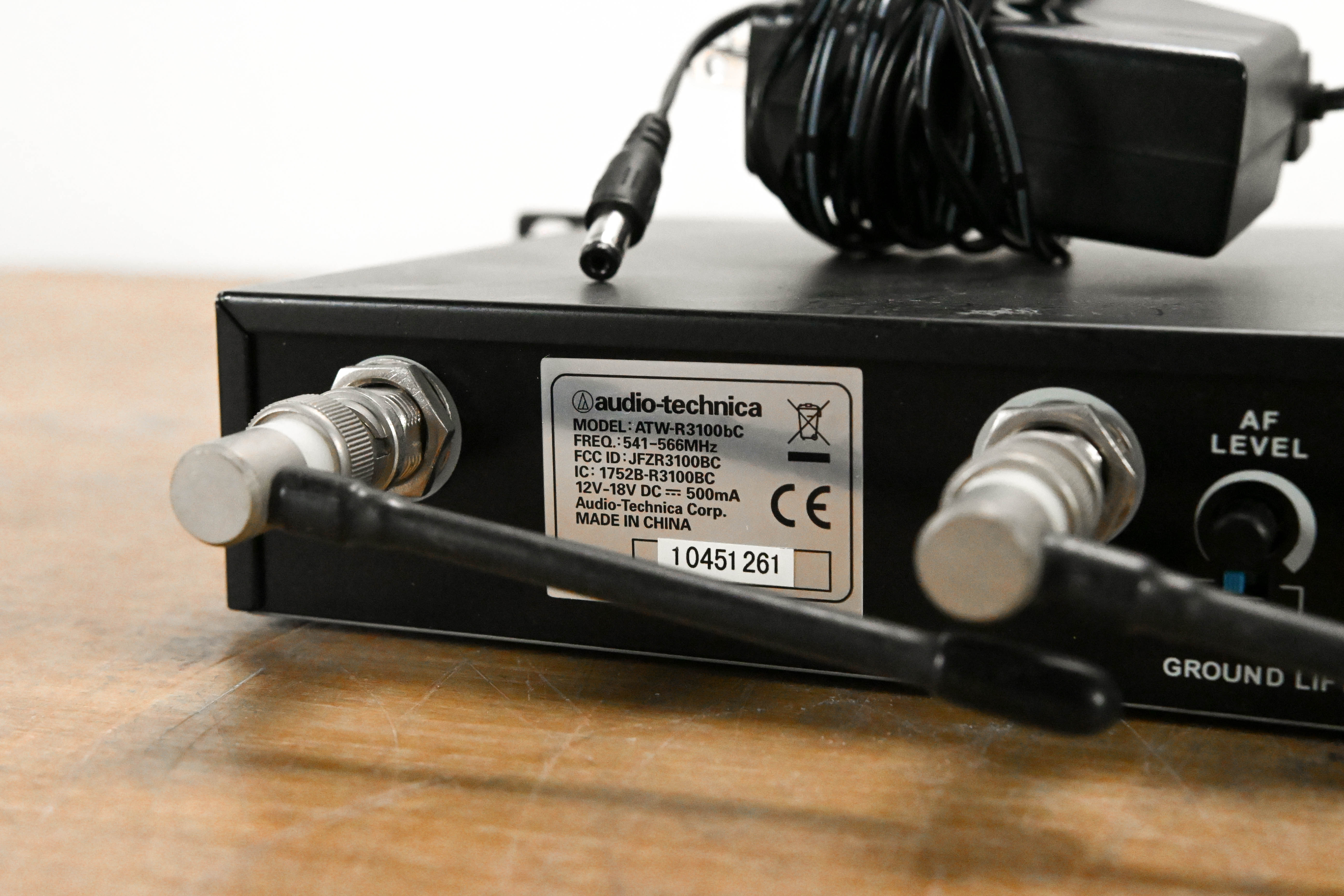 Audio-Technica ATW-R3100bC Receiver w/ ATW-T341bC Mic 541-566 MHz
