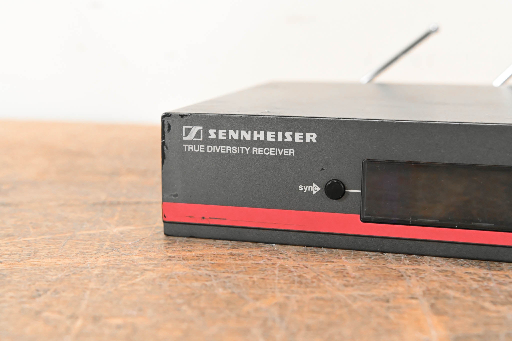 Sennheiser EM 100 G3 Wireless Receiver - G Range: 566-608 MHz