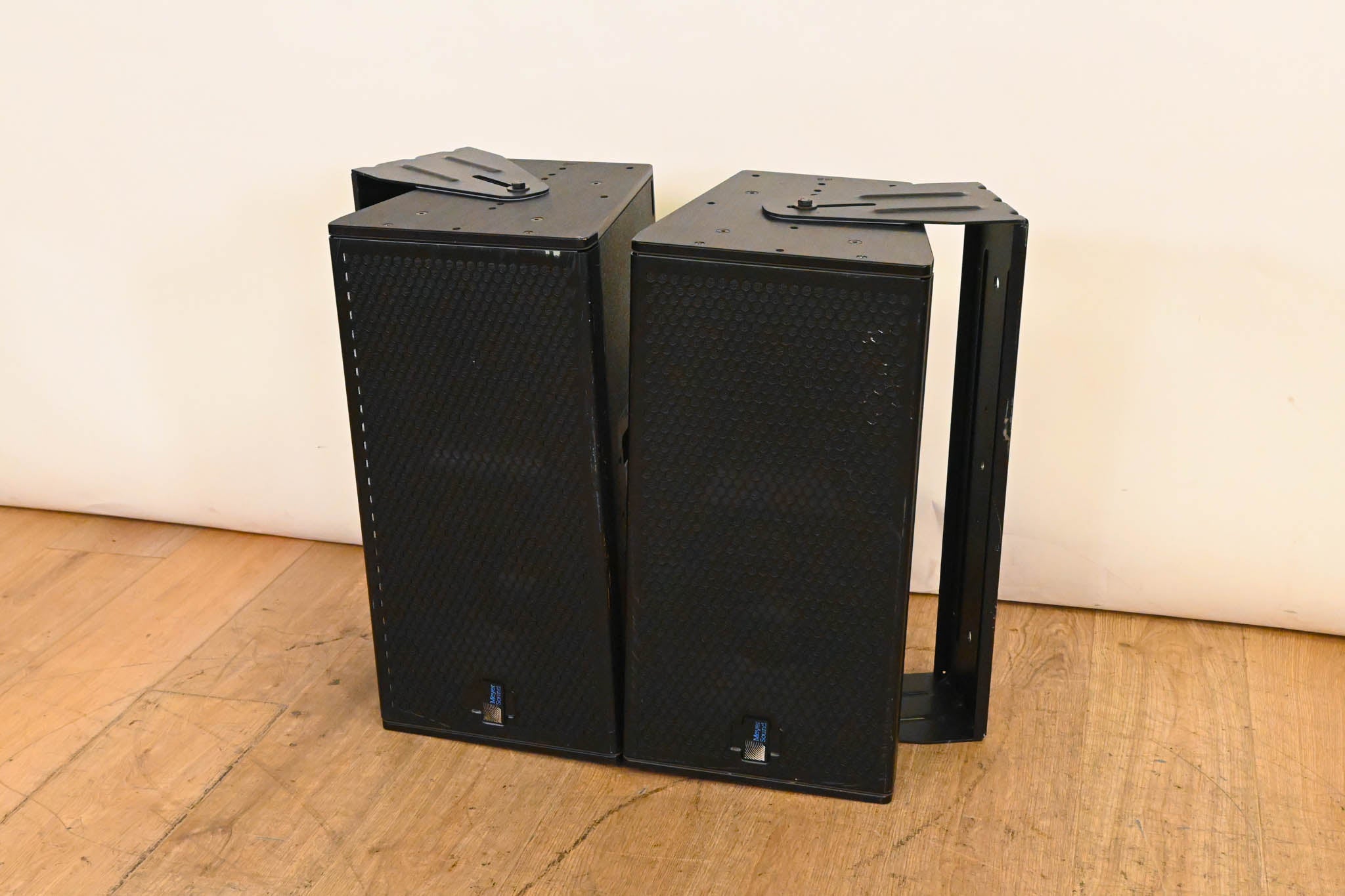 Meyer Sound UPJ-1P Compact VariO Loudspeaker (PAIR)