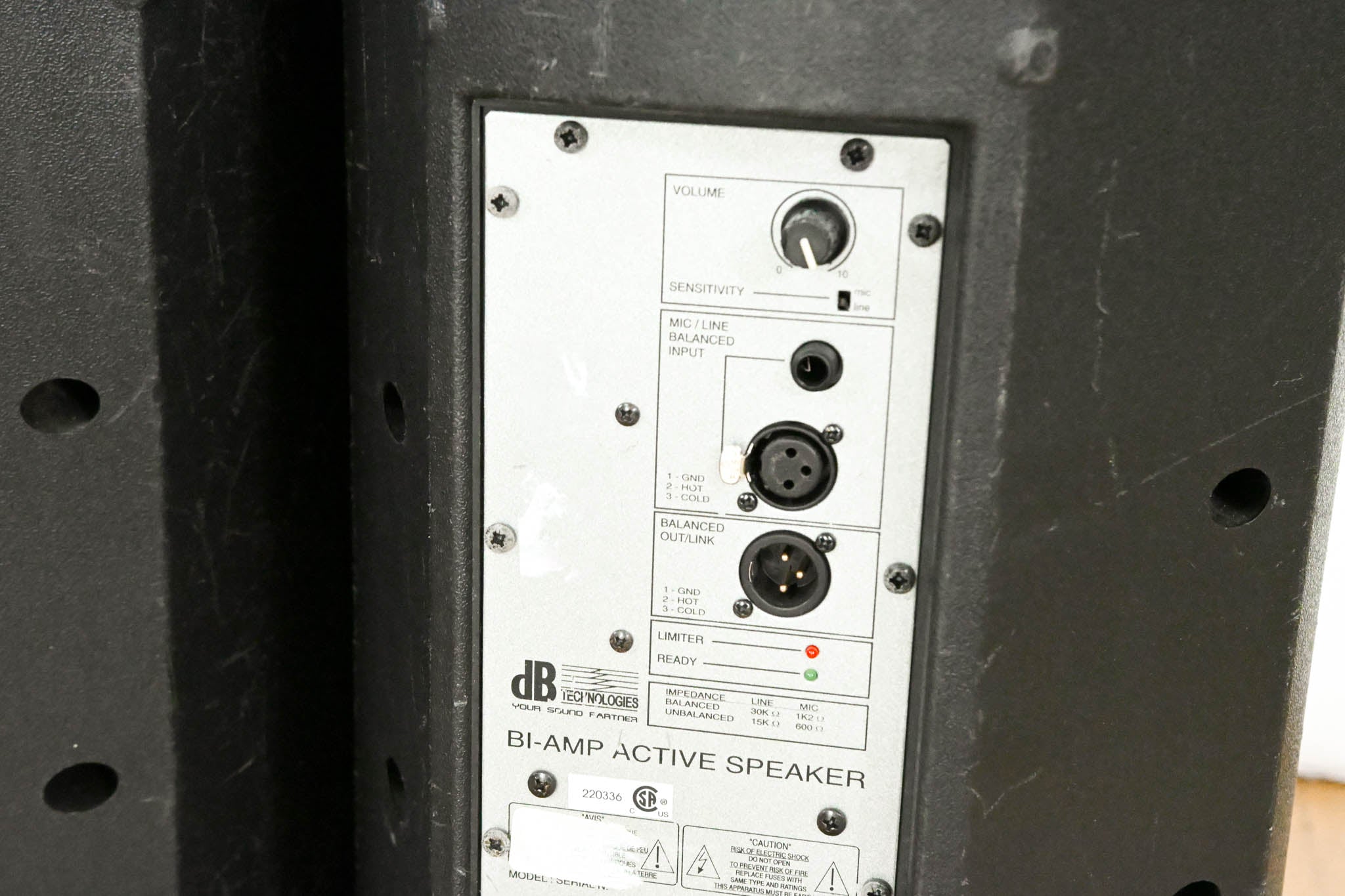 dBTechnologies Twin 128 Active 2-Way Stage Monitor (PAIR)